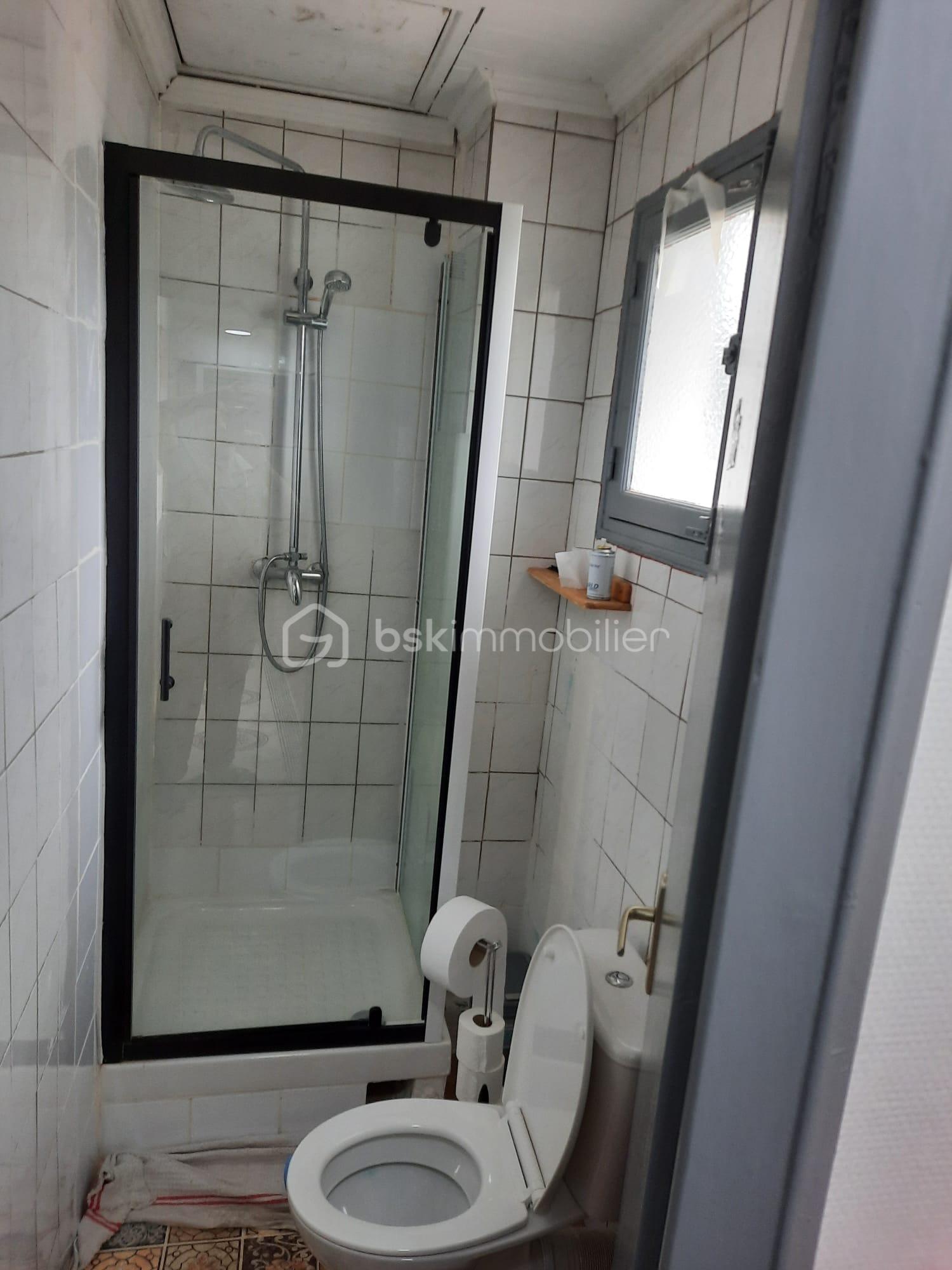 Local commercial de 568 m² - PHOTO-2025-06-06-20-48-30 4.jpg