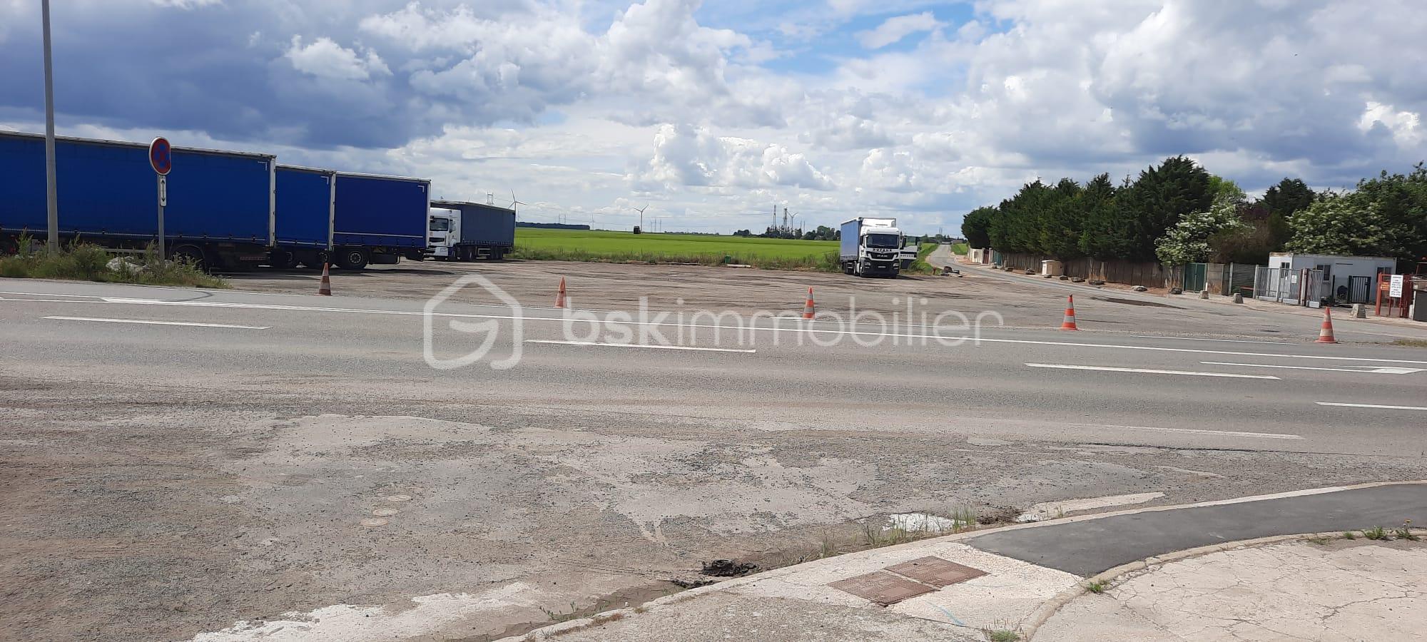 Local commercial de 568 m² - PHOTO-2025-06-06-20-48-31 4.jpg