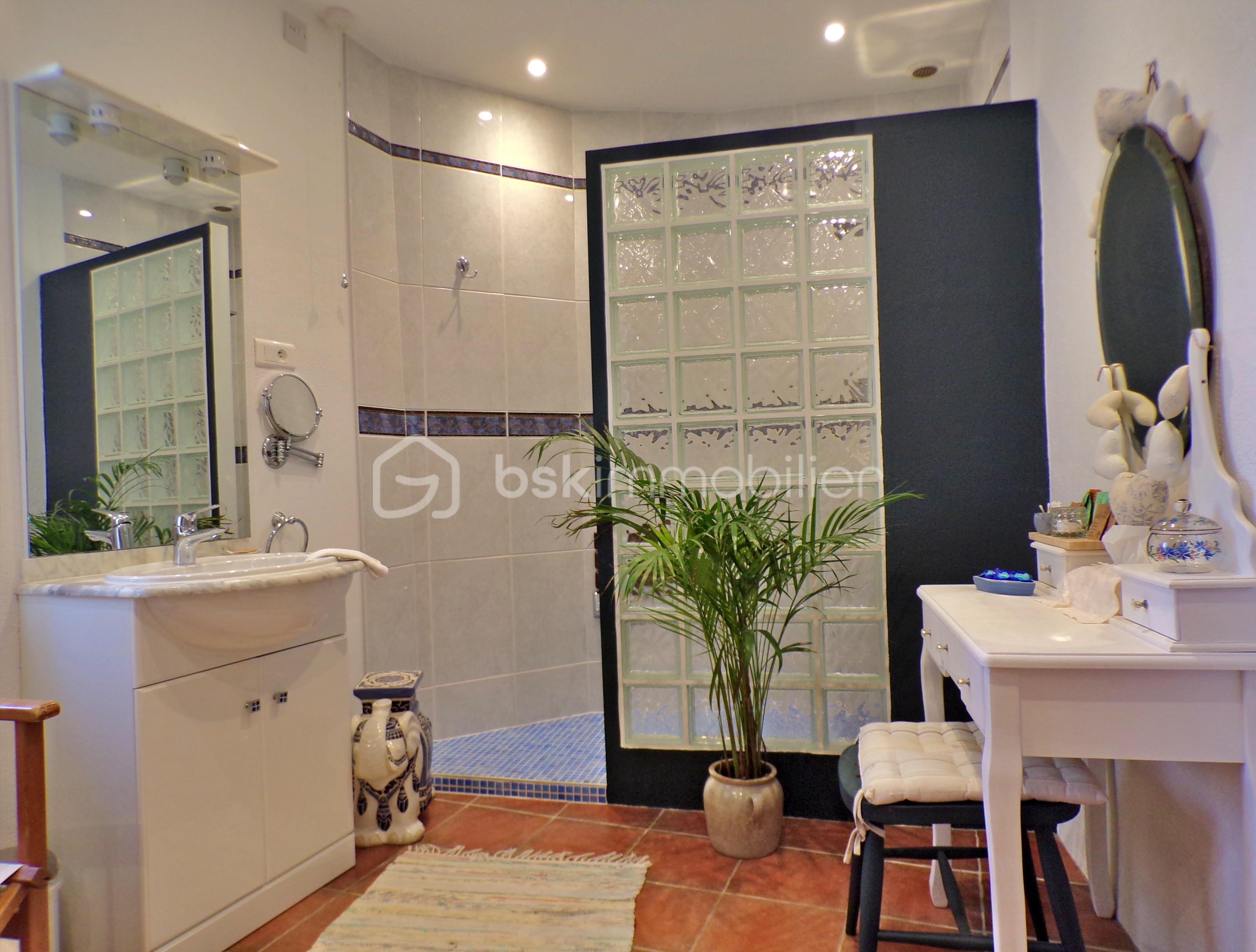 Salle de bains 1er.JPG