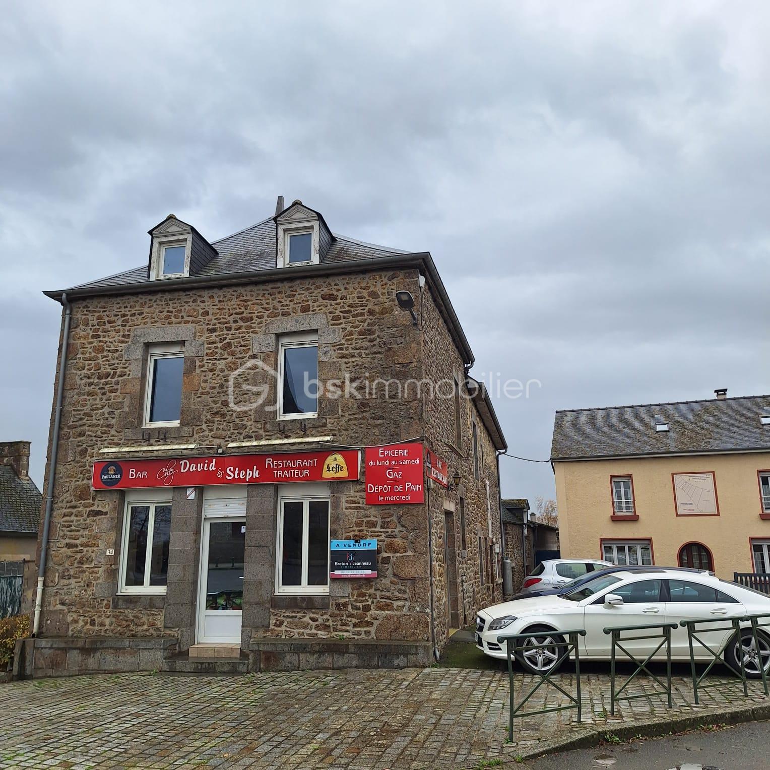 Immeuble mixte de 165 m² - 720a9f7d-7807-41c4-afaf-781028a72e5d.jfif