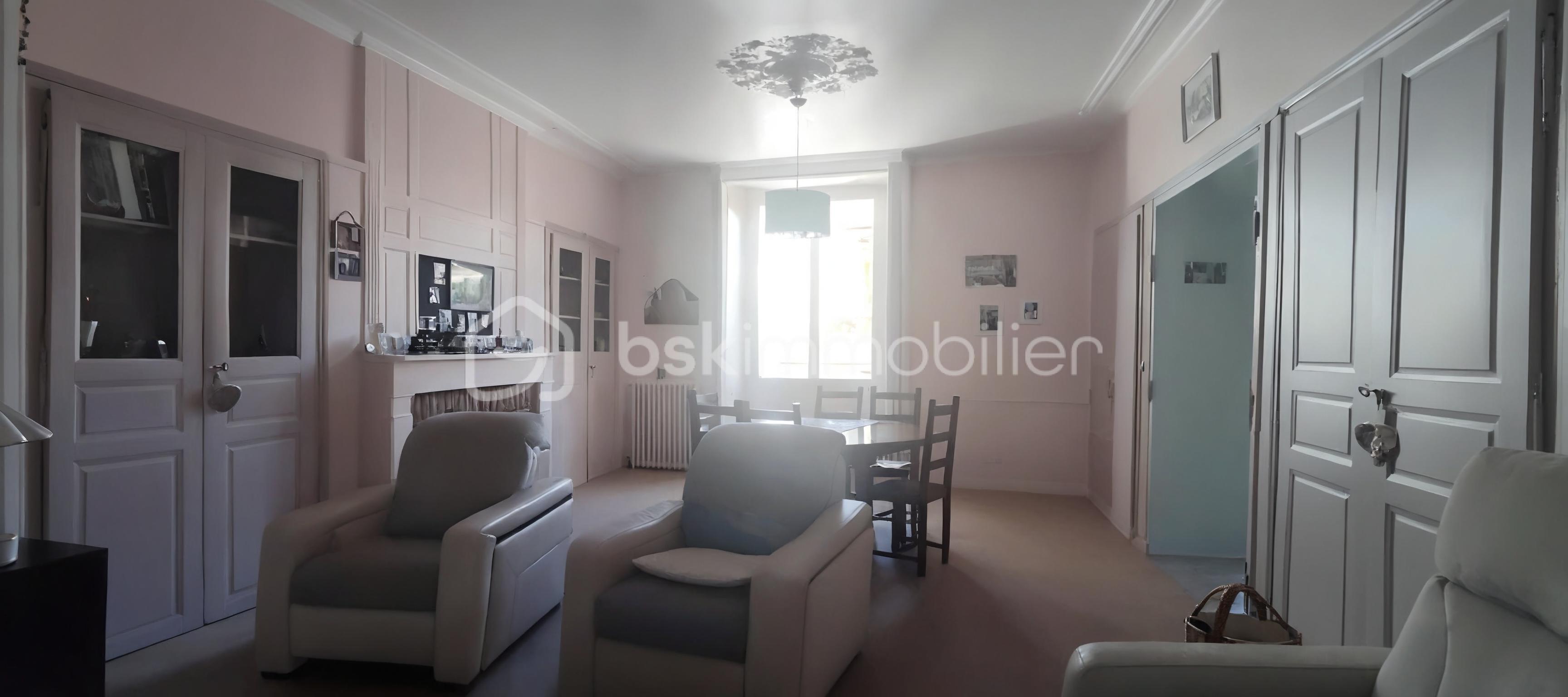 Maison de ville de 211 m² - b4a24fbffba1efd-1.jpg