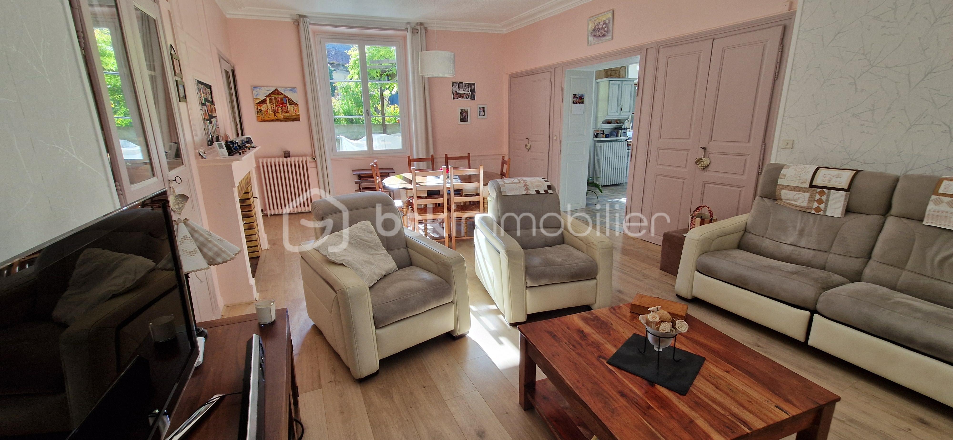 Maison de ville de 211 m² - 20251007_110359.jpg