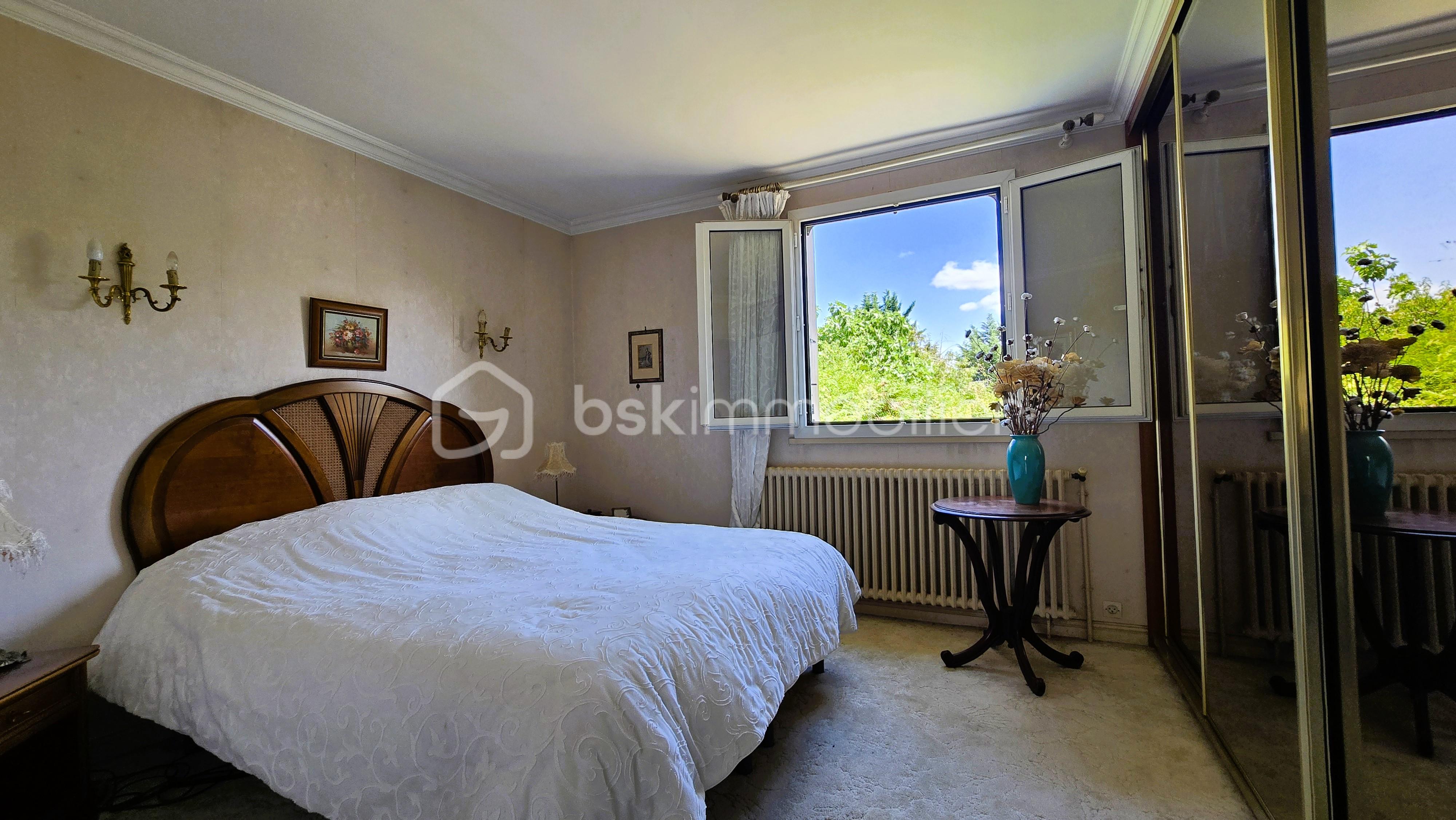 CHAMBRE 1 VUE2.jpg