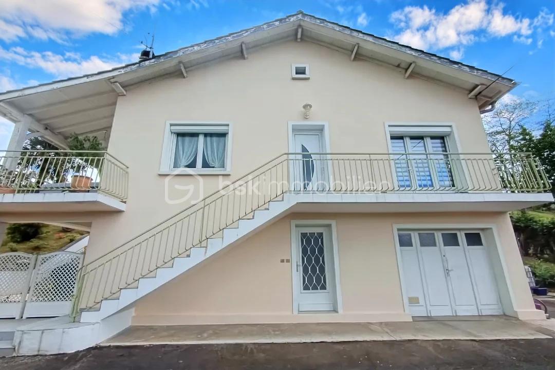 Maison de 135 m² - hoqi-a39862a37fdf4b7ba6e557849c89cf22.jpg