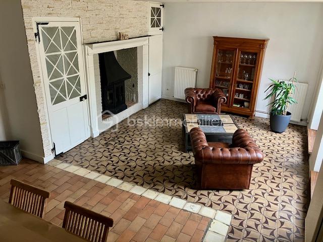 olivier salon cuir de la cuisine.jpeg