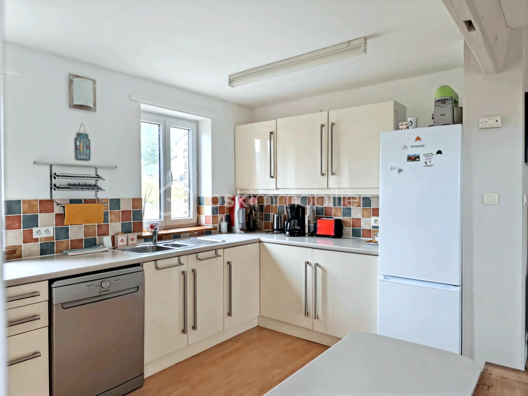 Maison en pierre de 137 m² - liloo-downloaderqTF4B8