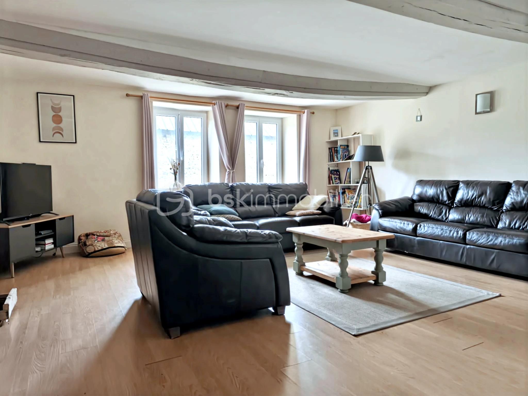 Maison en pierre de 137 m² - liloo-downloaderGwlR5D