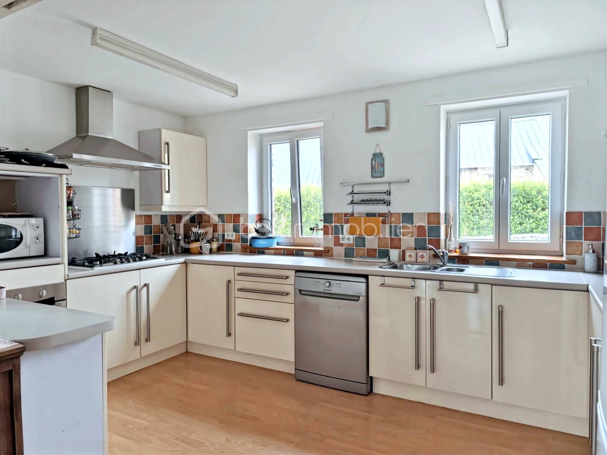 Maison en pierre de 137 m² - liloo-downloaderXoGlb7