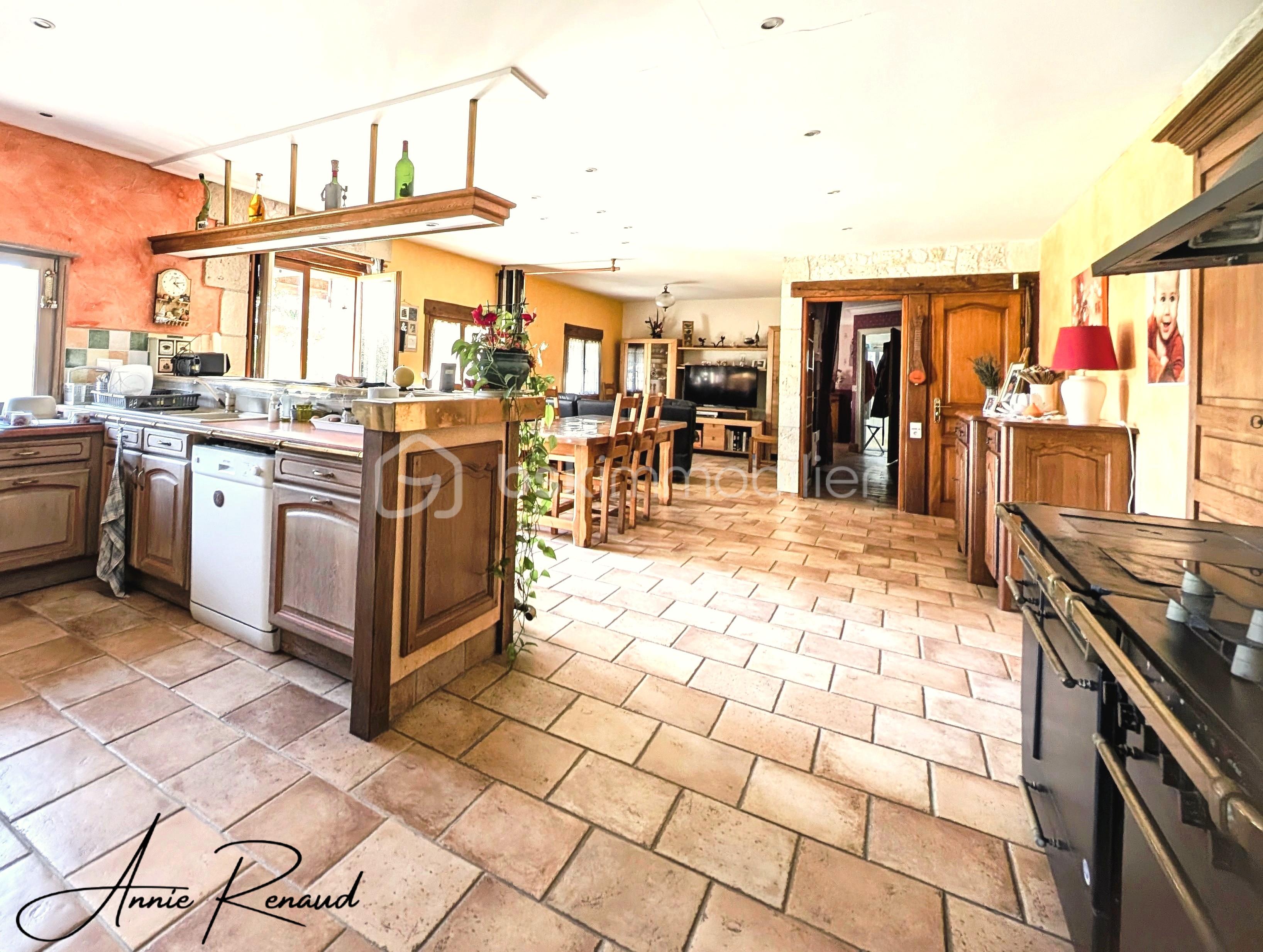 Demeure de 299 m² - 01_Cuisine_1.jpg