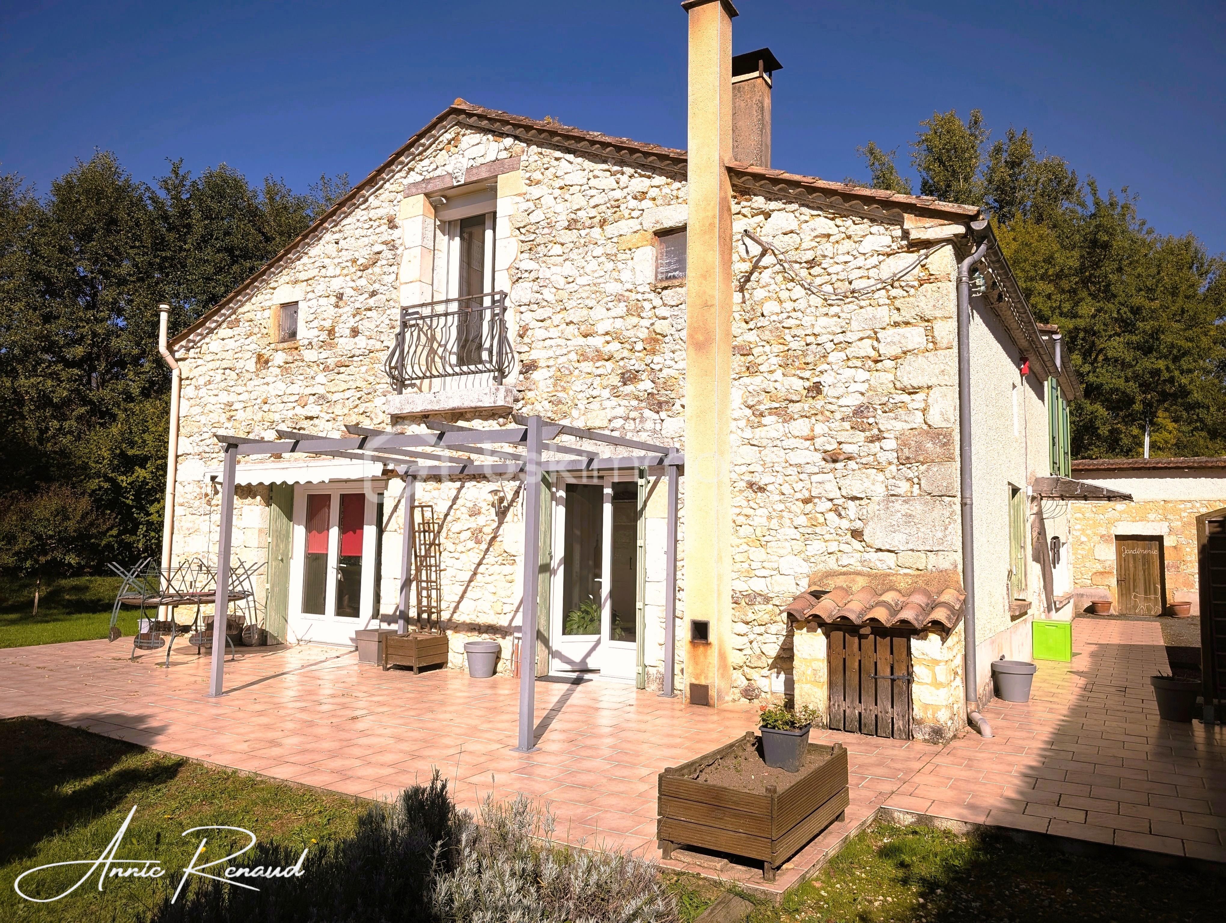 Demeure de 299 m² - 10_Extérieur_2.jpg