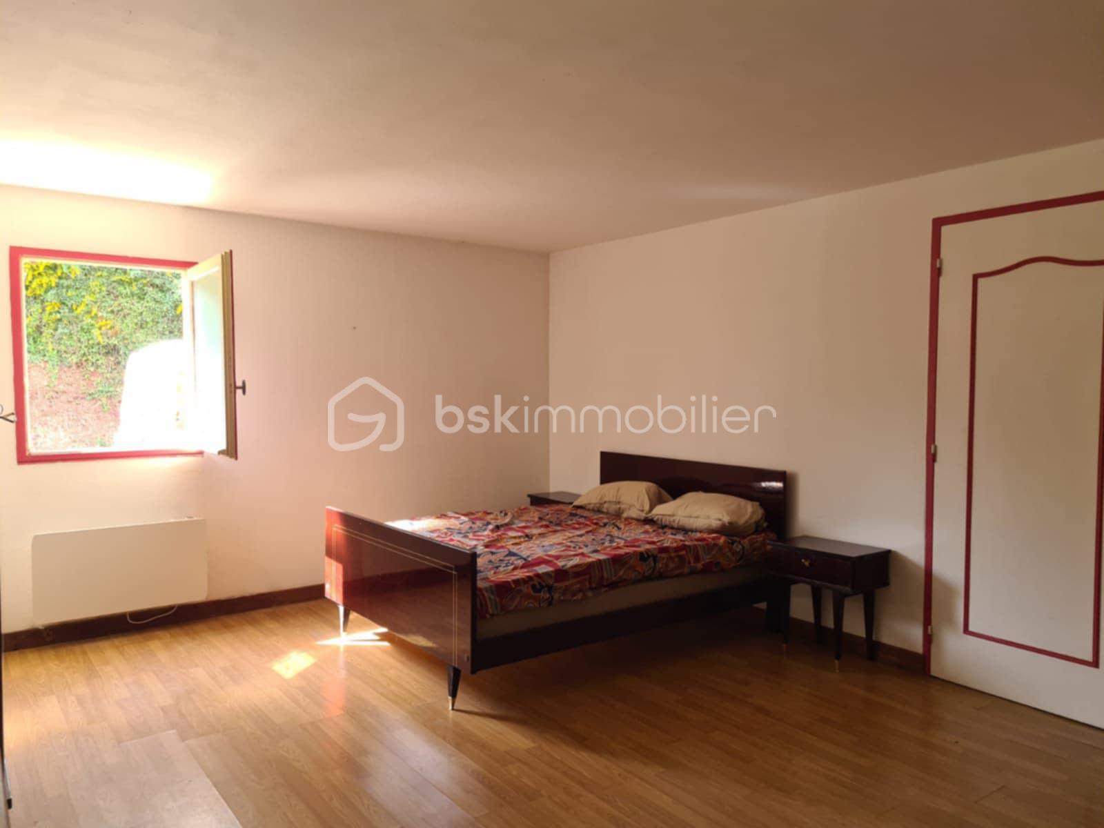 Maison contemporaine de 146 m² - 523a472b-c7c9-45a0-973a-5e869cb91bc1.jpg