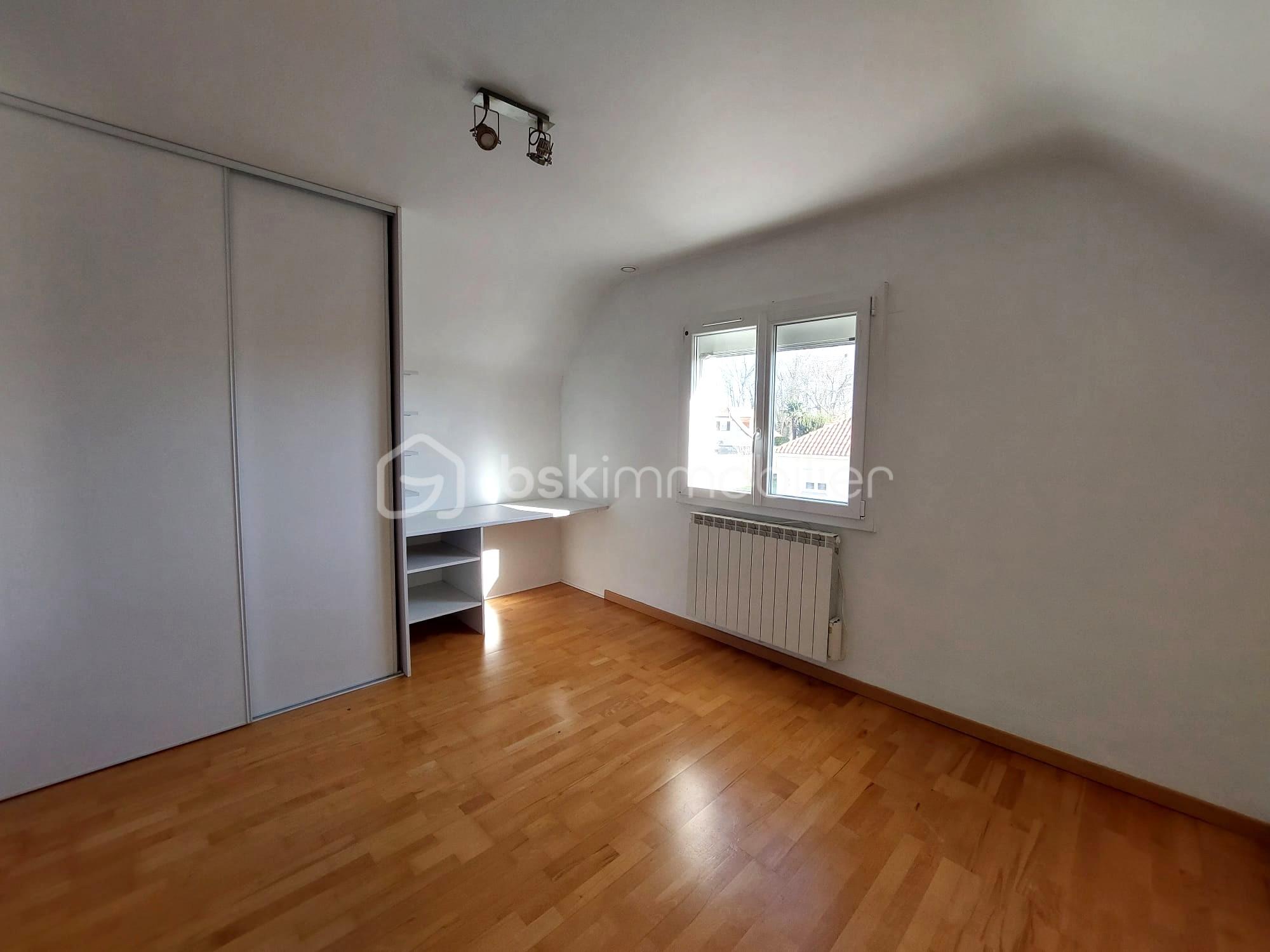 Maison traditionnelle de 140 m² - chambre étage 1.jpeg