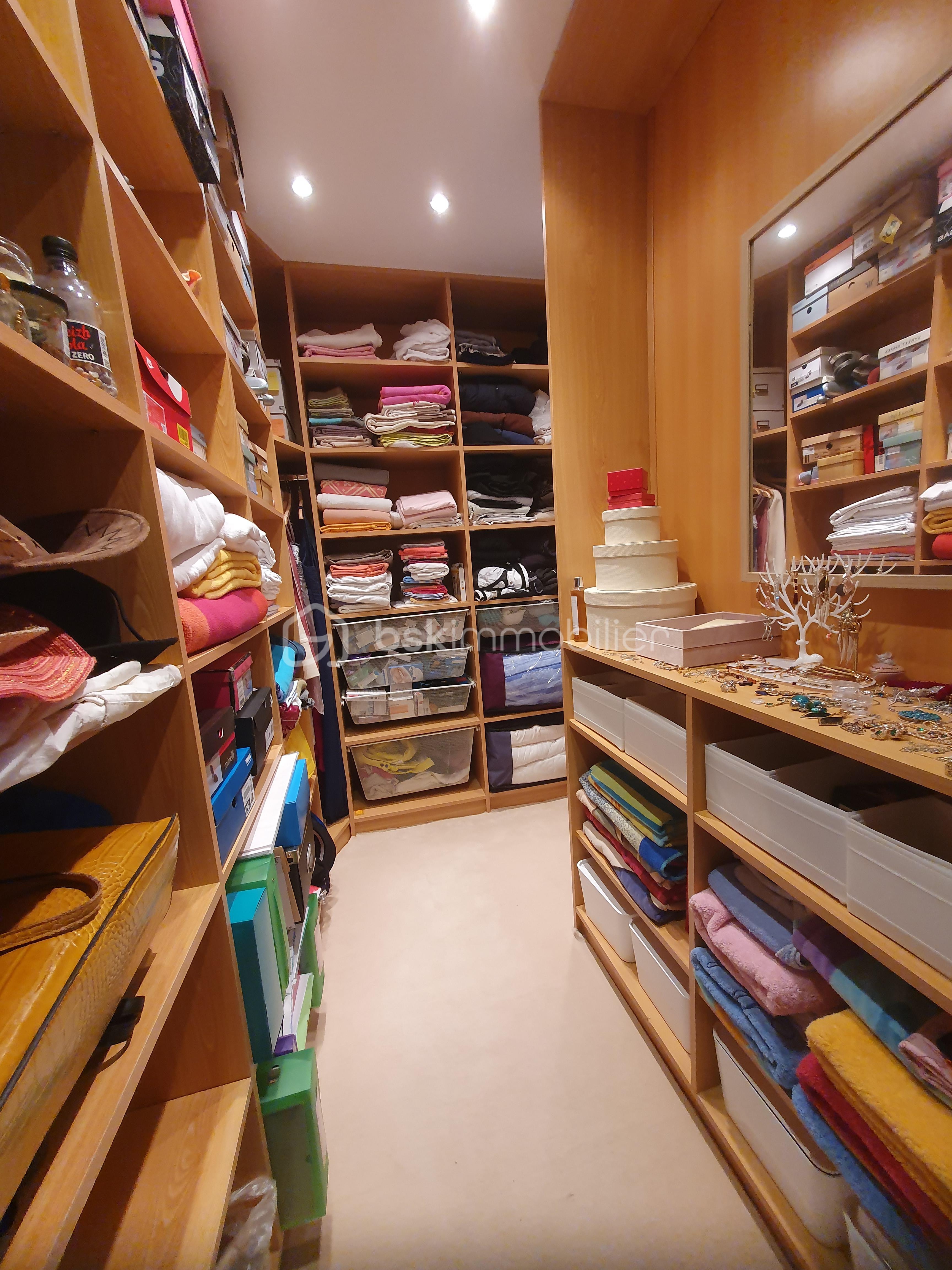 Maison de 90 m² - Dressing.jpg