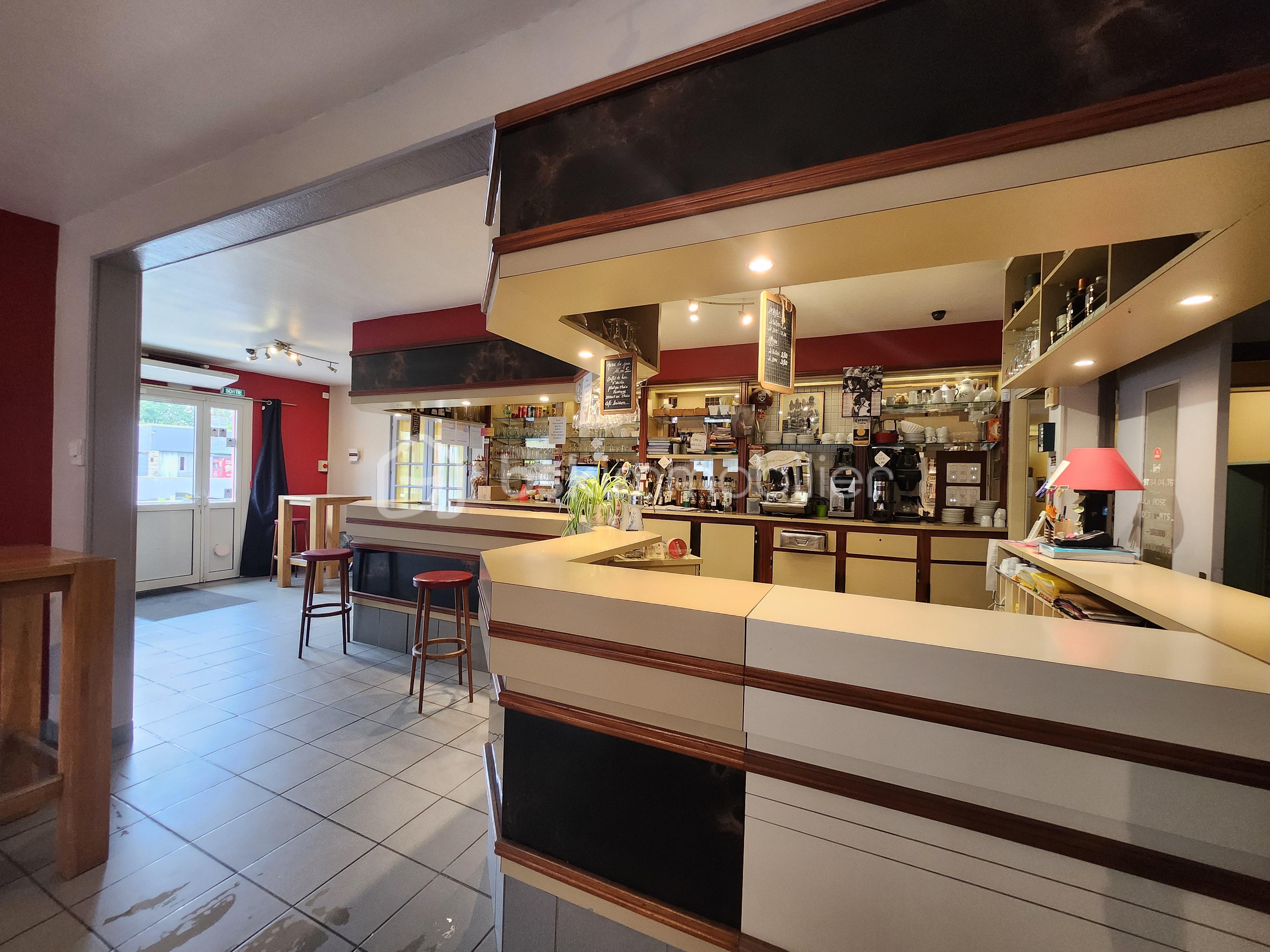 Local commercial de 1 200 m² - 20250916_161211.jpg