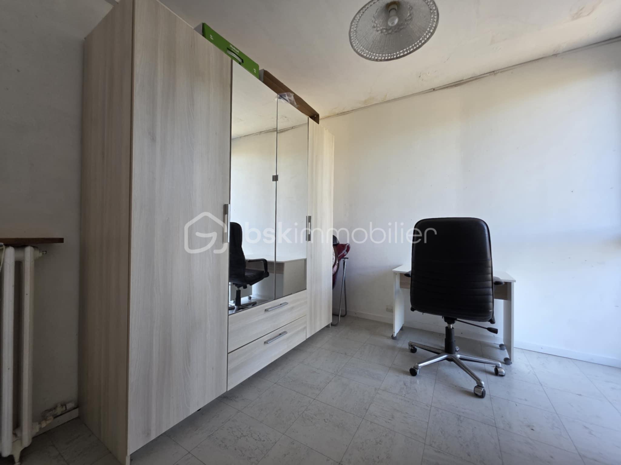 Pavillon de 80 m² - d8223b14-c886-4dc2-b5f1-df18bebe8978.jpeg