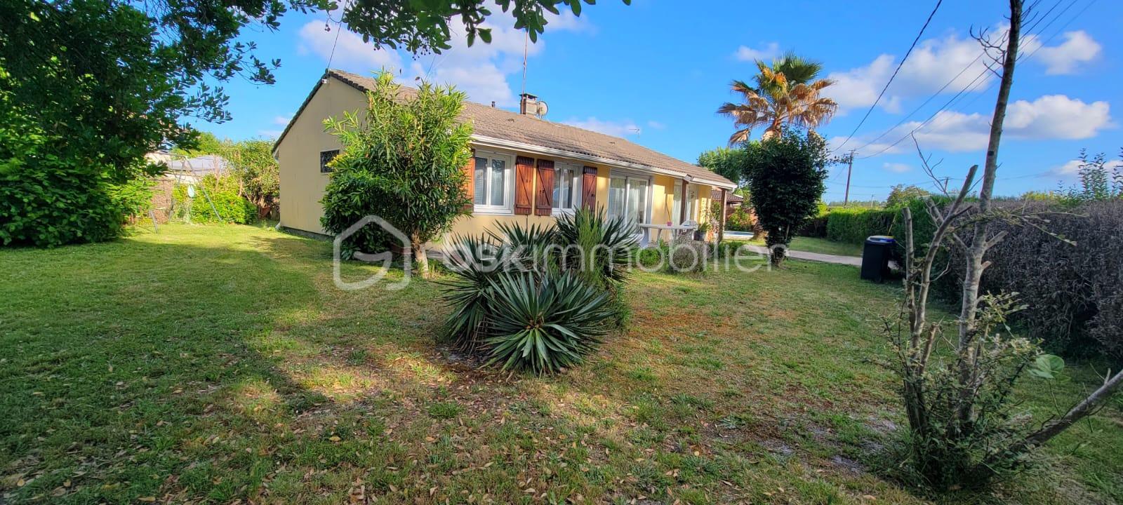 Maison de 100 m² - Façade avant.jpg