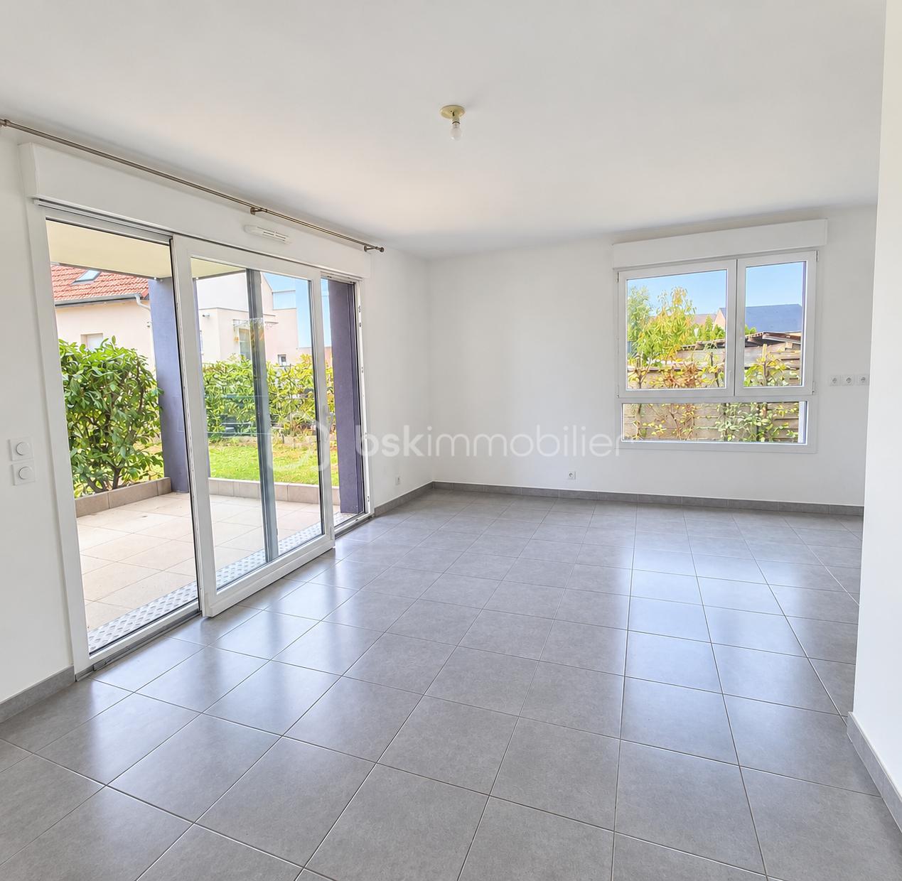 Bright Empty Modern Living Room.png