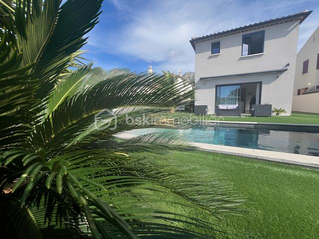 photo-principale-facade-piscine.png