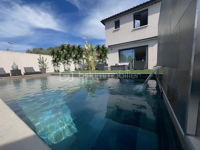 exterieur-facede-jardin-piscine.png