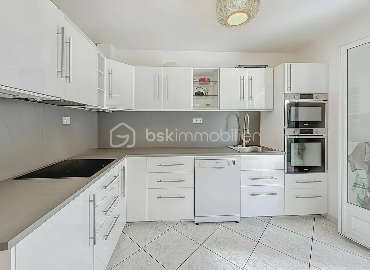 Maison de 175 m² - generated_2026-01-27T00_49_19.586.jpg