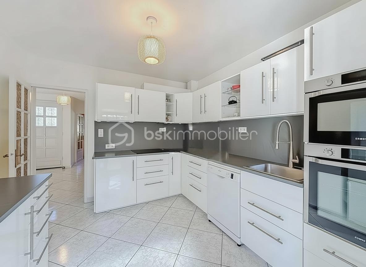 Maison de 175 m² - generated_2026-01-27T00_53_37.788.jpg