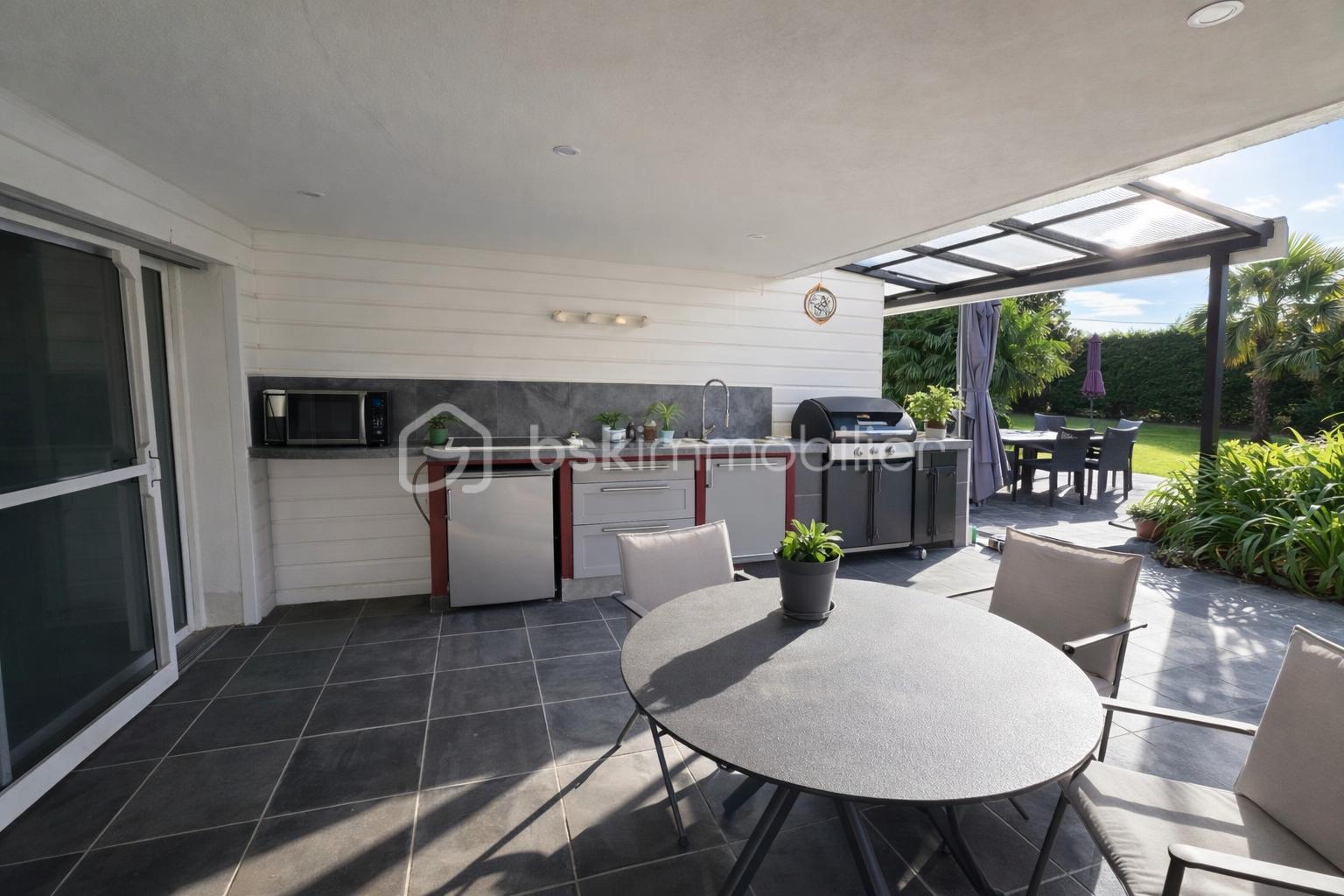 Maison traditionnelle de 186 m² - file_000000001a6871f4b9ee84fec872fb46 (1).png