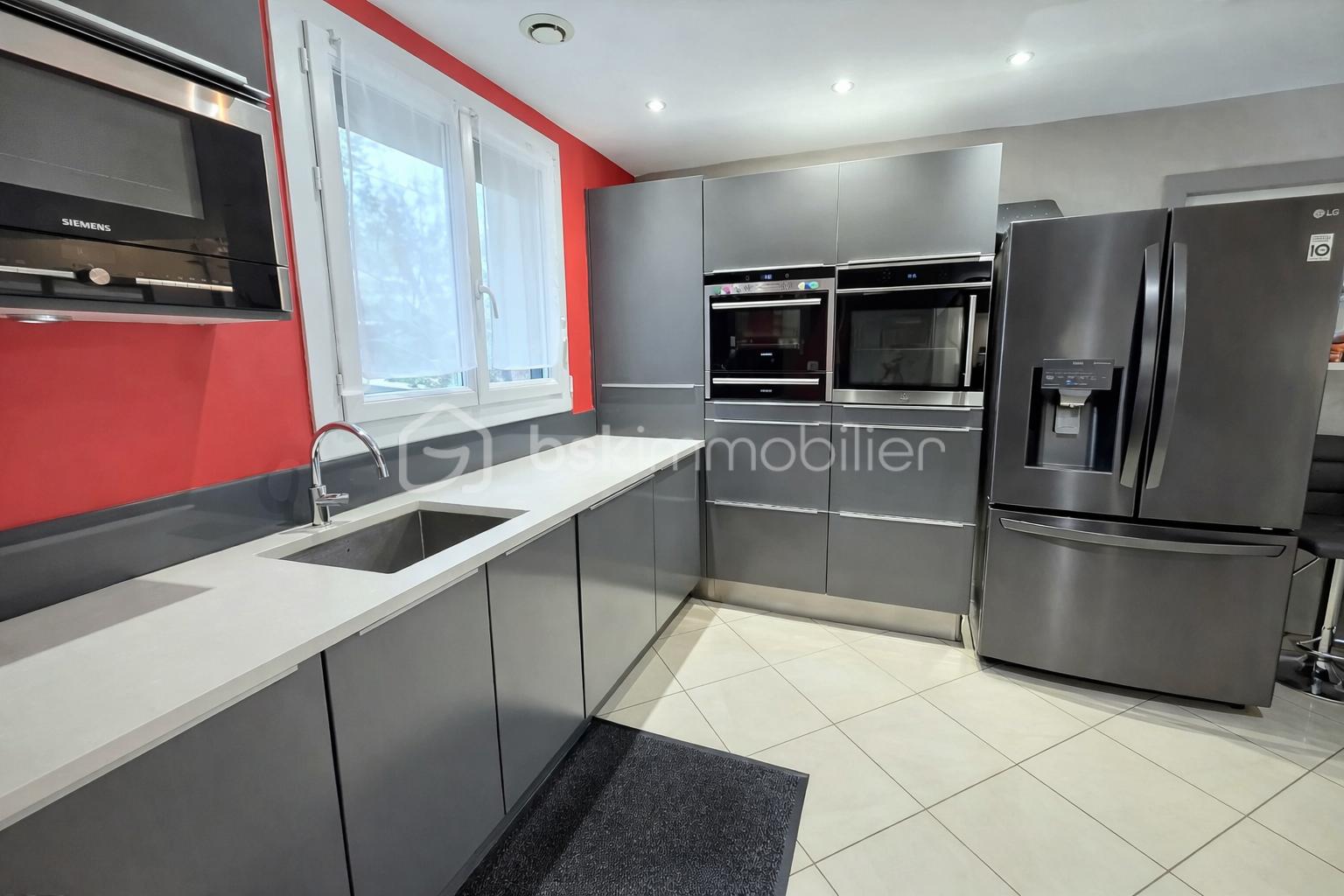 Maison traditionnelle de 186 m² - file_00000000a59471f49f9f82a6d79ccde3.png