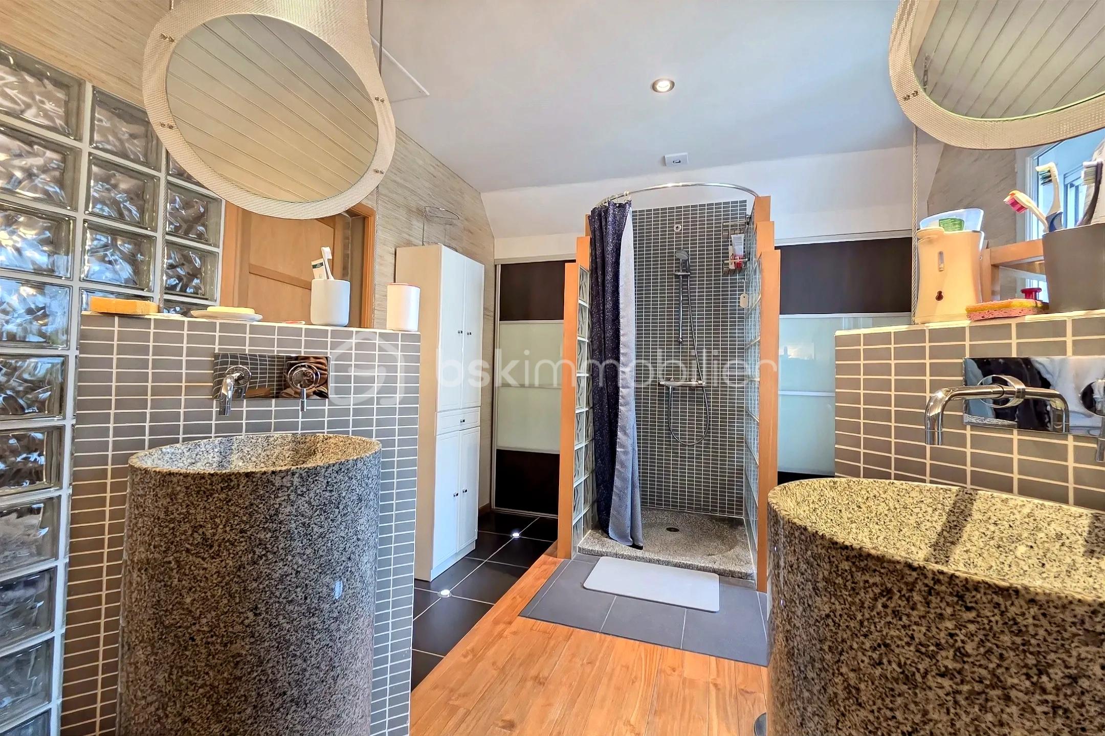 Maison traditionnelle de 186 m² - hoqi-70fd11f0472d442da48c65baaed99093.jpg