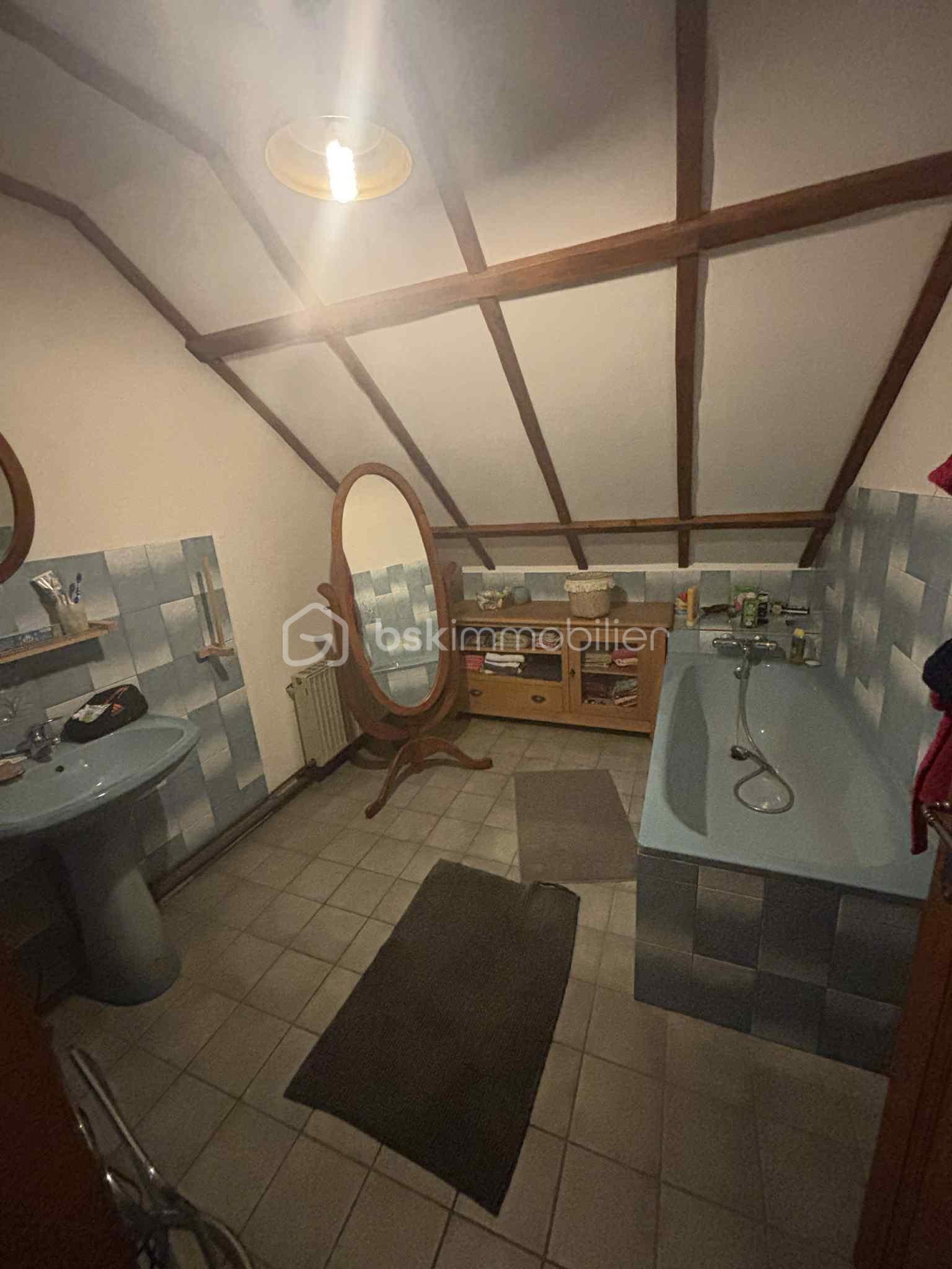 Villa de 190 m² - Salle de bains haut.jpeg