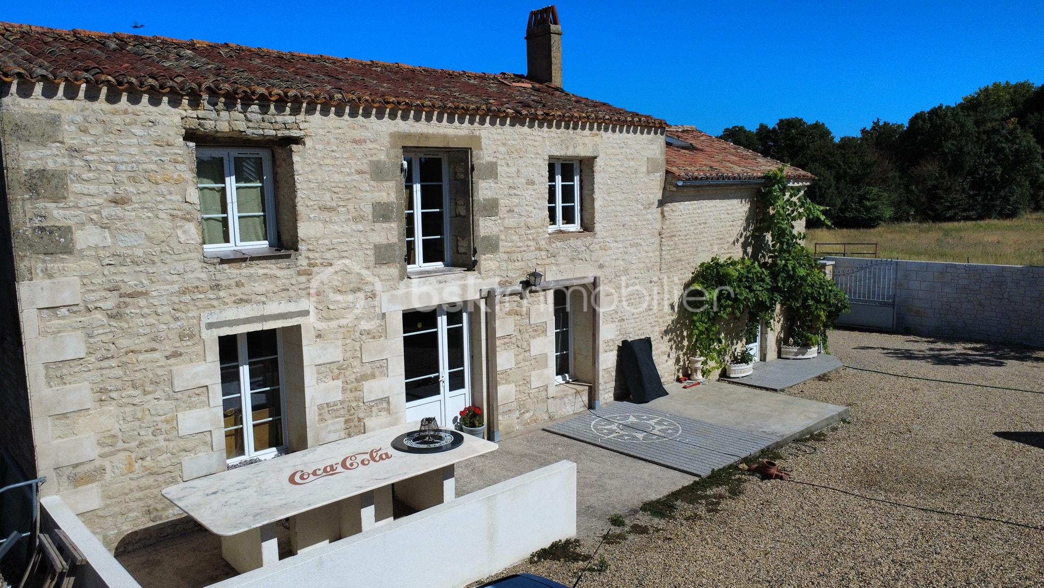 Maison charentaise de 150 m² - 528889267_122139278462696471_8069167573700586893_n.jpg
