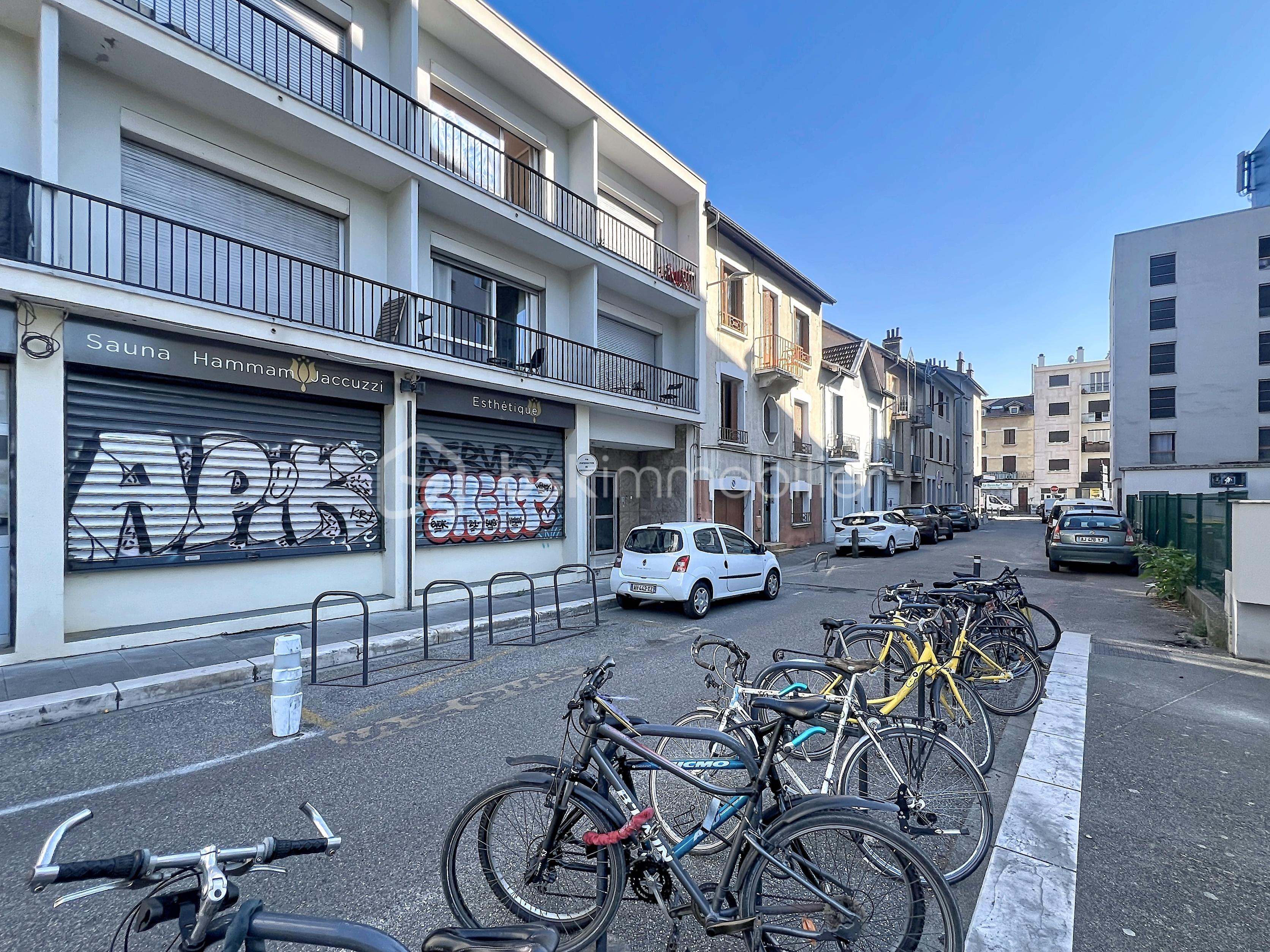 Appartement 1 pièce 29 m² · à Grenoble · 28,6 m² · 75 000 €