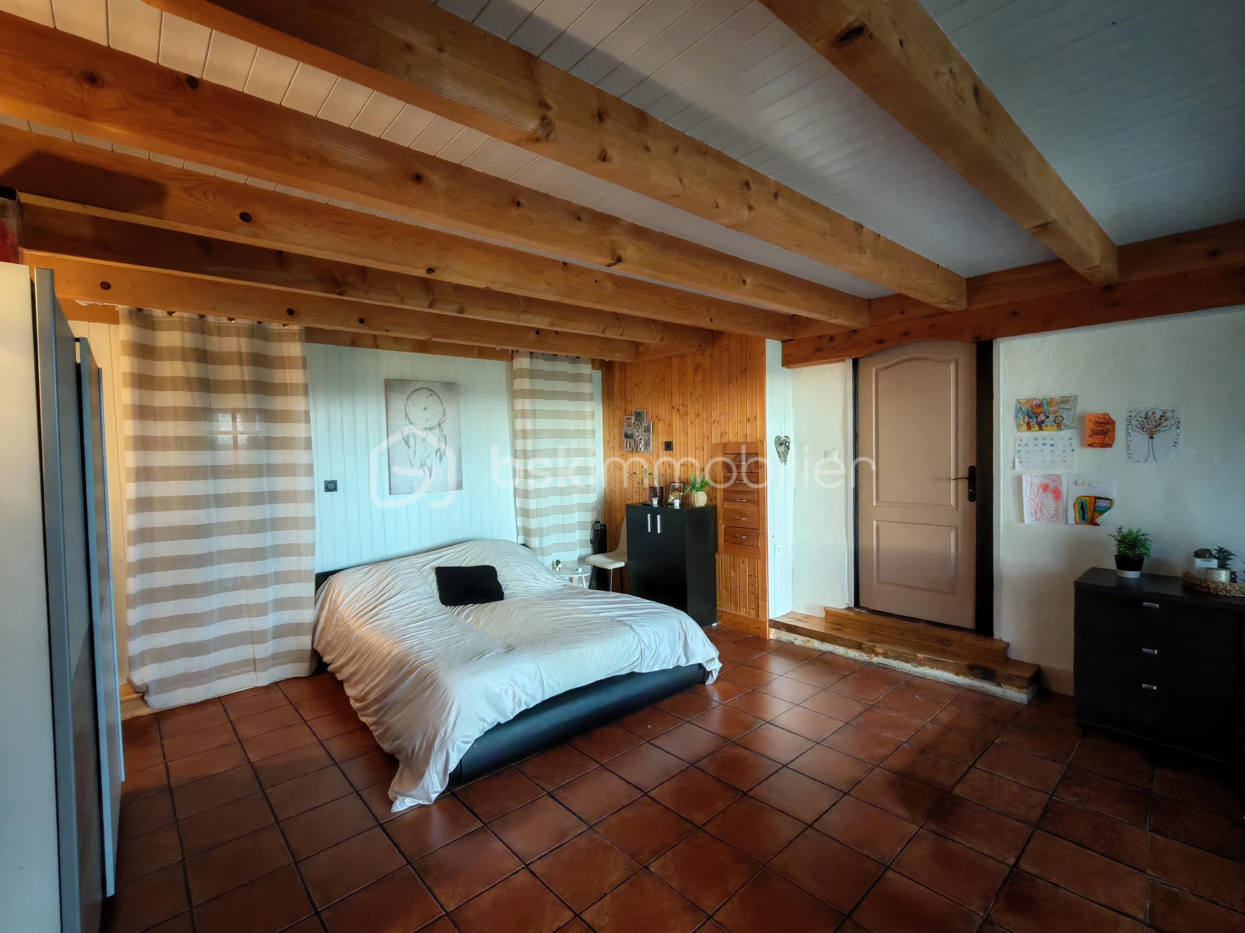 Corps de ferme de 171,54 m² - IMG_20251219_101344_edit_733022977759642.jpg