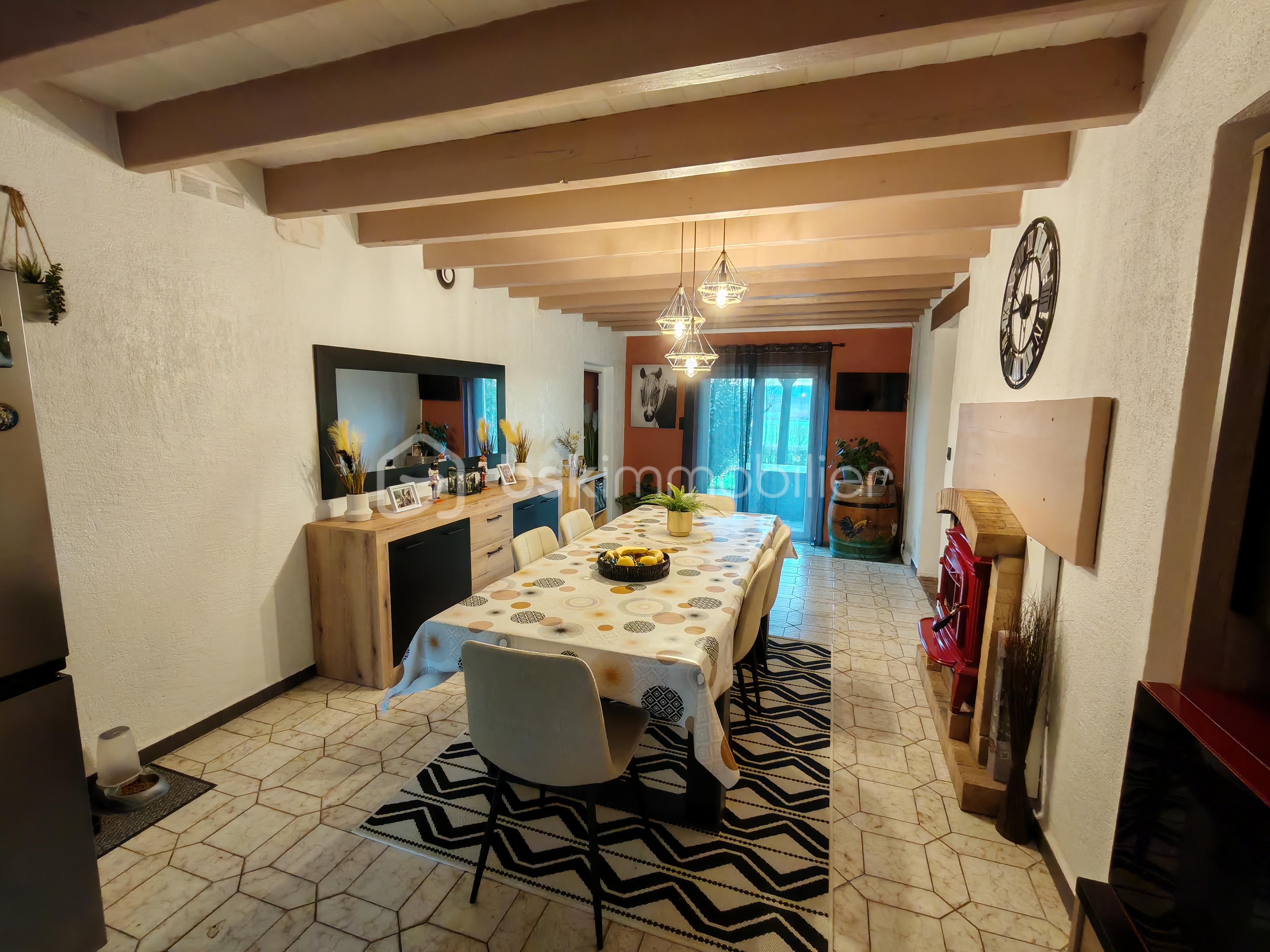 Corps de ferme de 171,54 m² - salle à manger.jpg