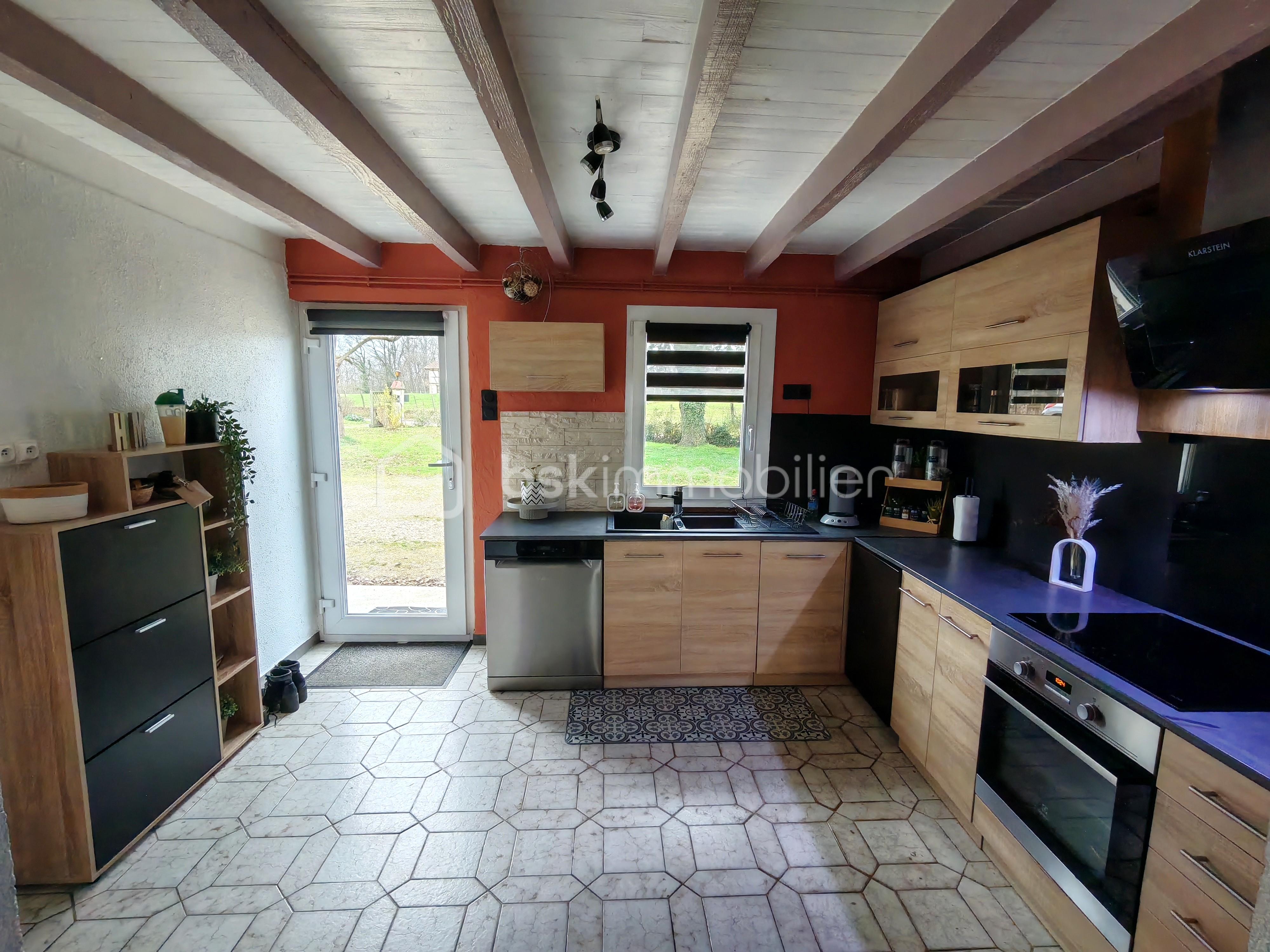 Corps de ferme de 171,54 m² - cuisine vue d'ensemble.jpg