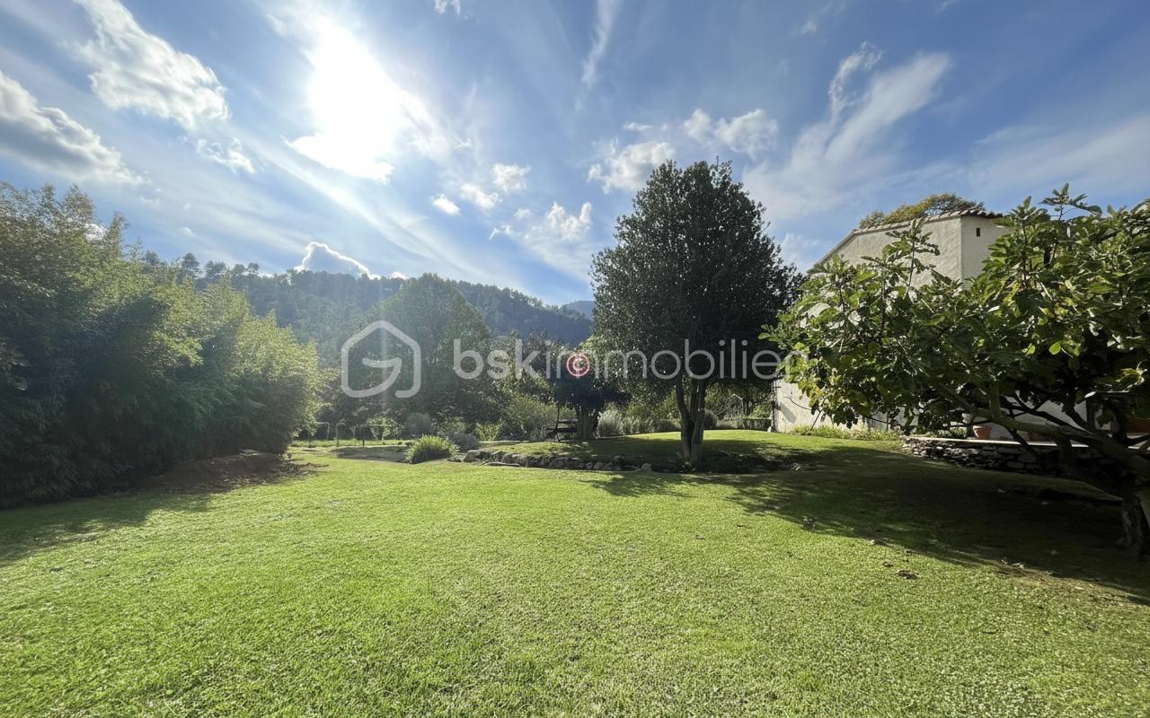 Demeure de 246,49 m² - generated_2025-10-31T14_45_15.624.jpeg