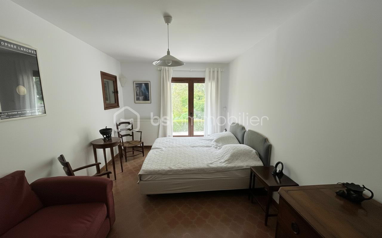 Demeure de 246,49 m² - generated_2025-10-31T14_56_12.537.jpeg