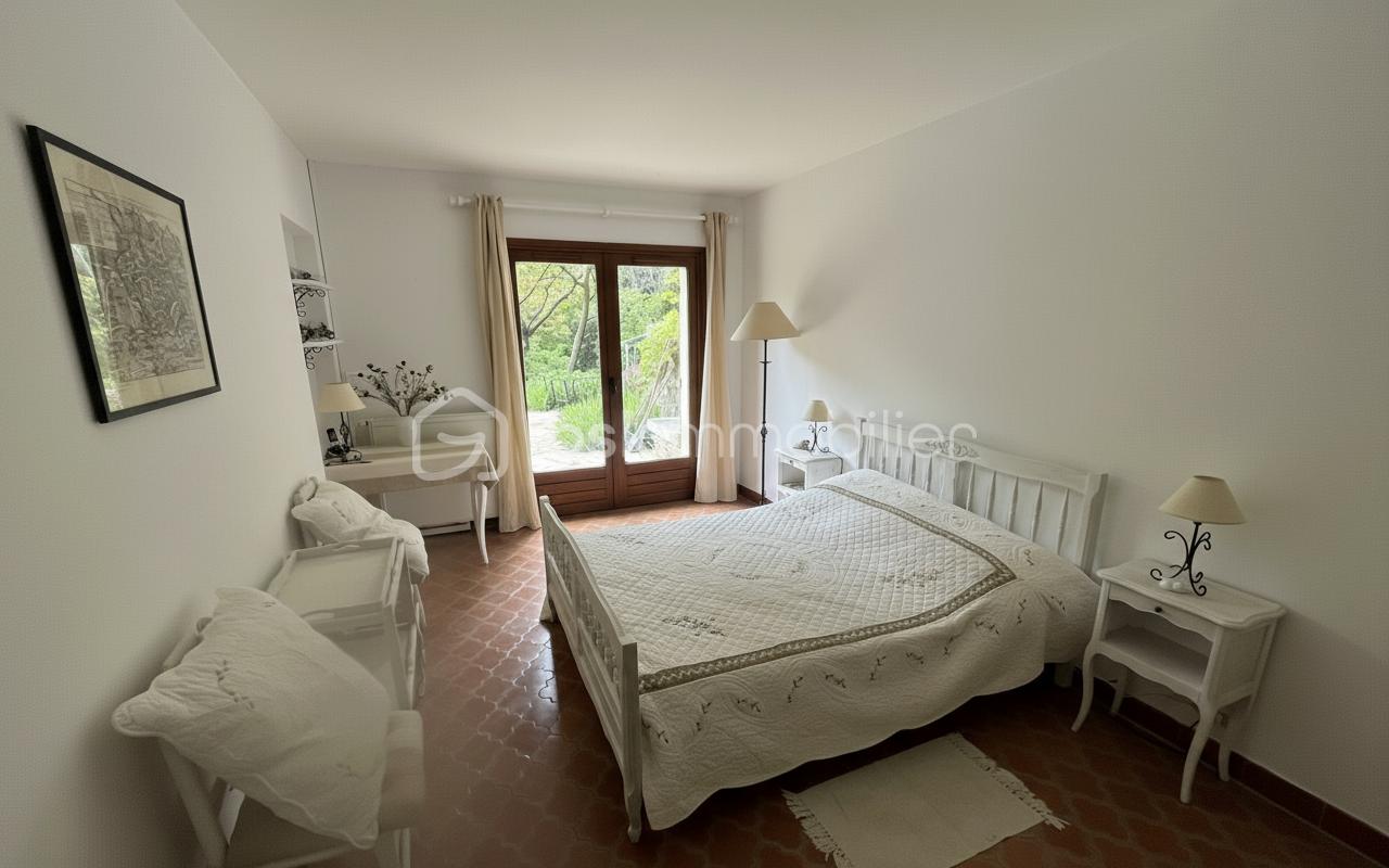 Demeure de 246,49 m² - generated_2025-10-31T14_55_25.204.jpeg