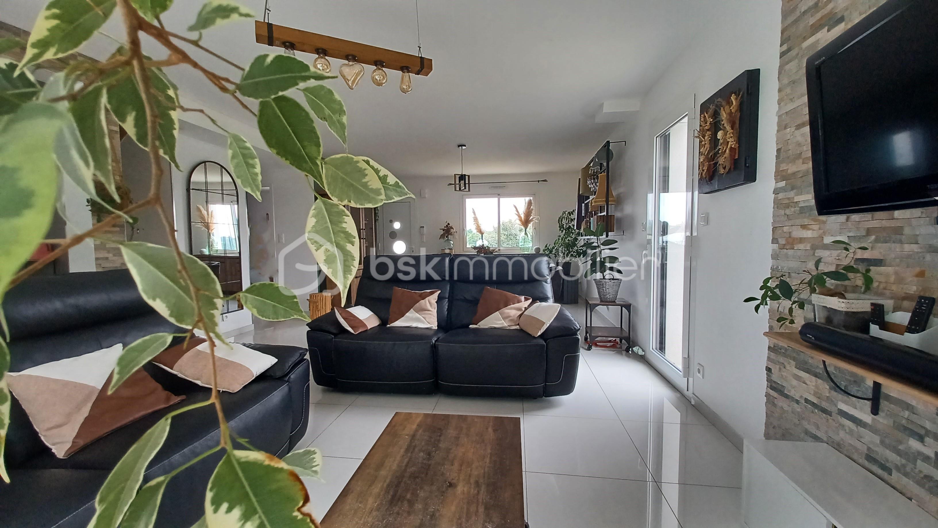 Maison de 150,74 m² - Salon 3 revu.jpg