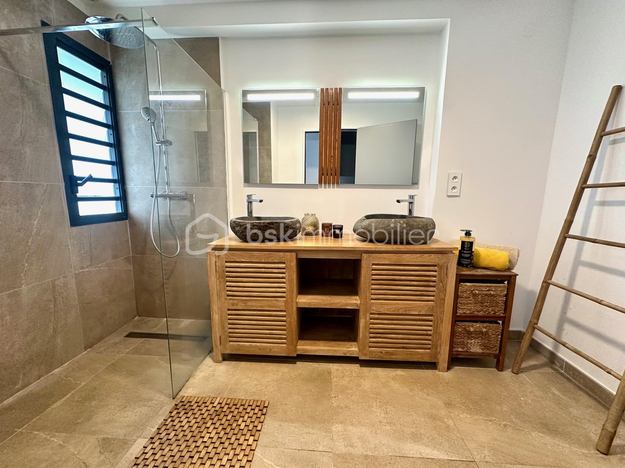 Maison de 139 m² - 53-OK- SUITE PARENTALE - Salle d'eau.jpg