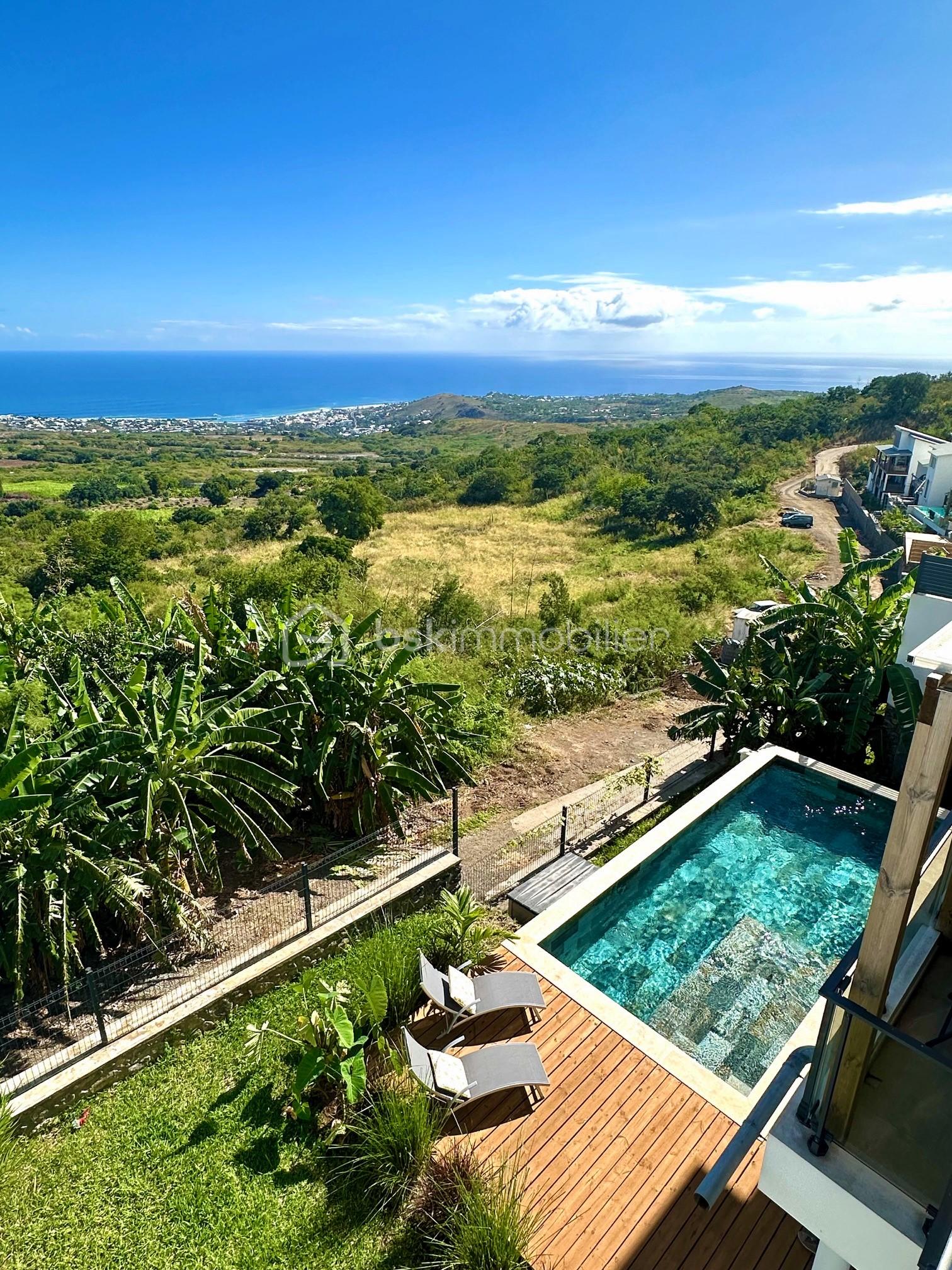 Maison de 139 m² - BIS ok -vue d'en haut sut piscine et mer BIS.jpg