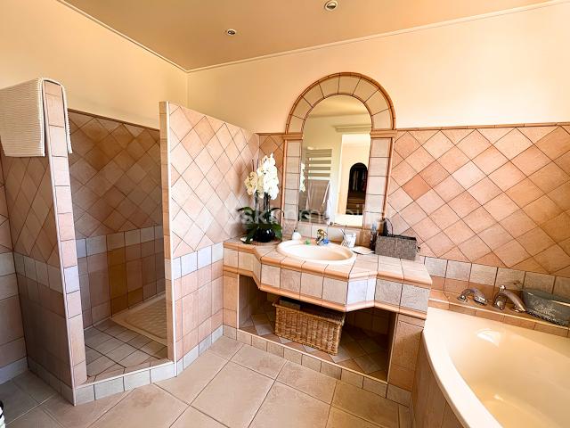 salle-bain-chambre.png