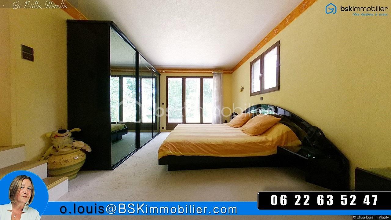 Maison de 154 m² - Chambre jaune  (13).JPG
