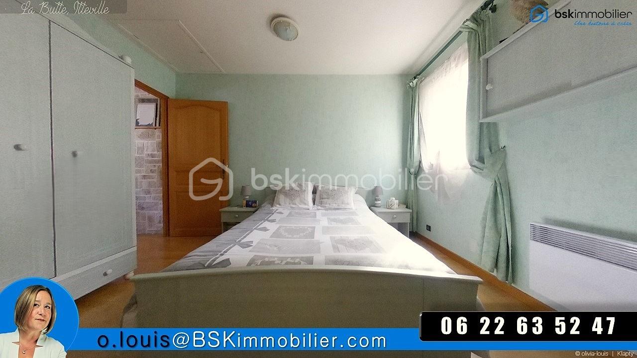Maison de 154 m² - Chambre blanche (13).JPG