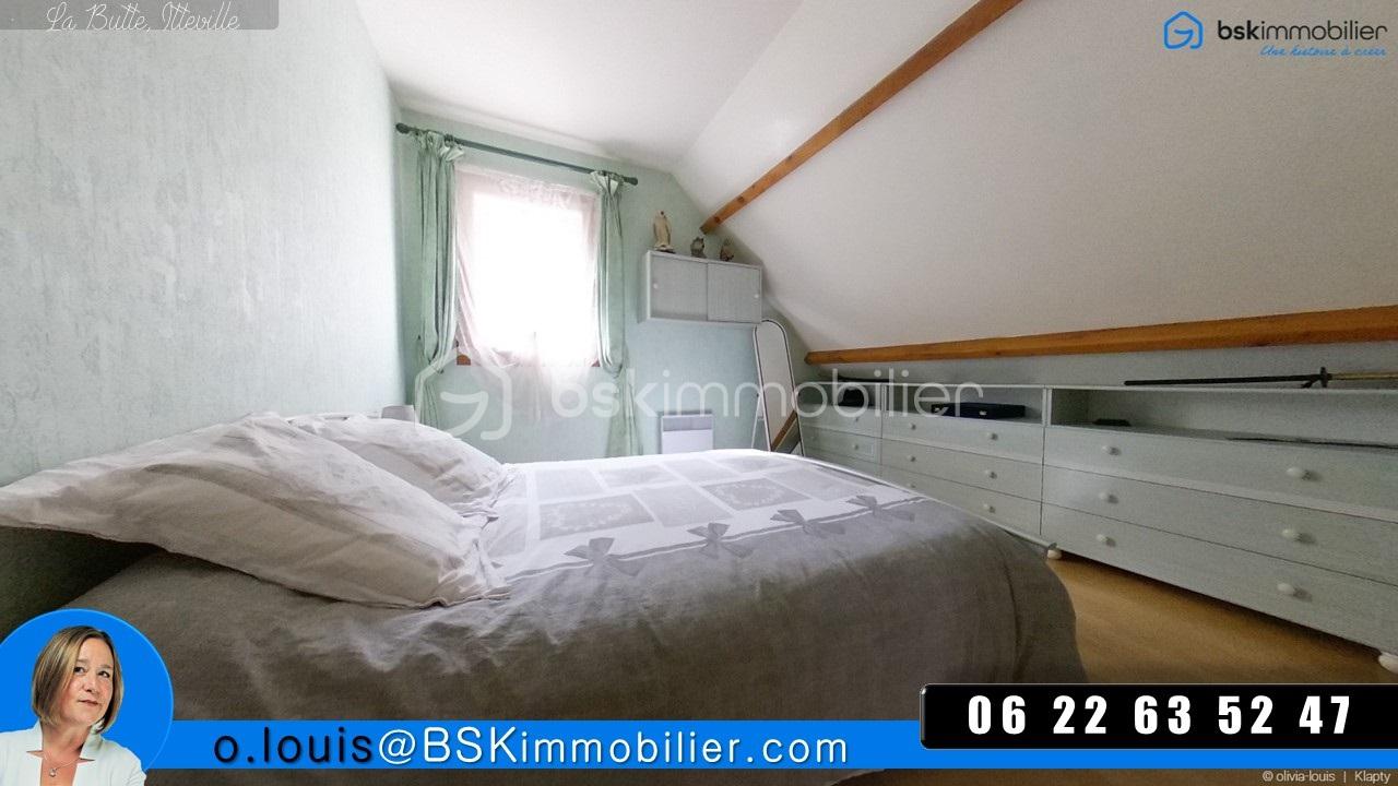 Maison de 154 m² - Chambre blanche (8).JPG
