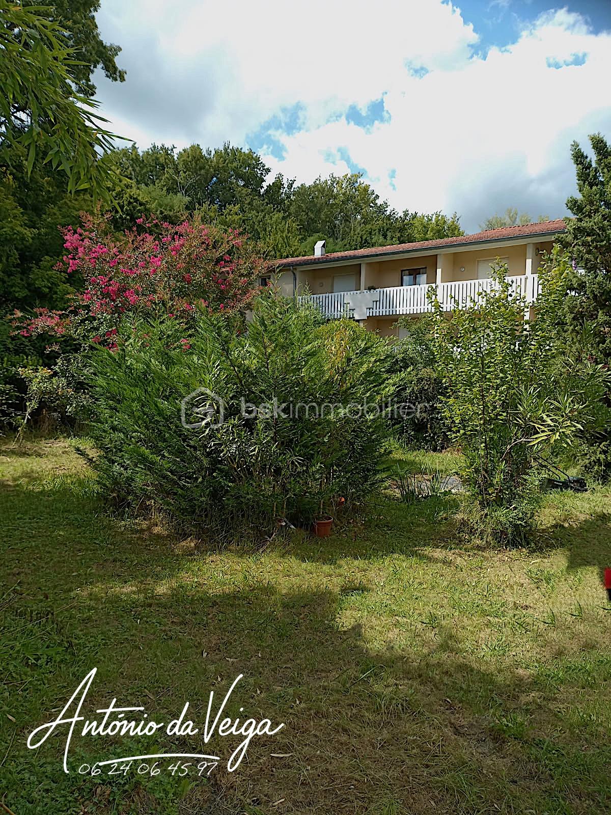 Immeuble mixte de 286 m² - jardin 2.jpeg