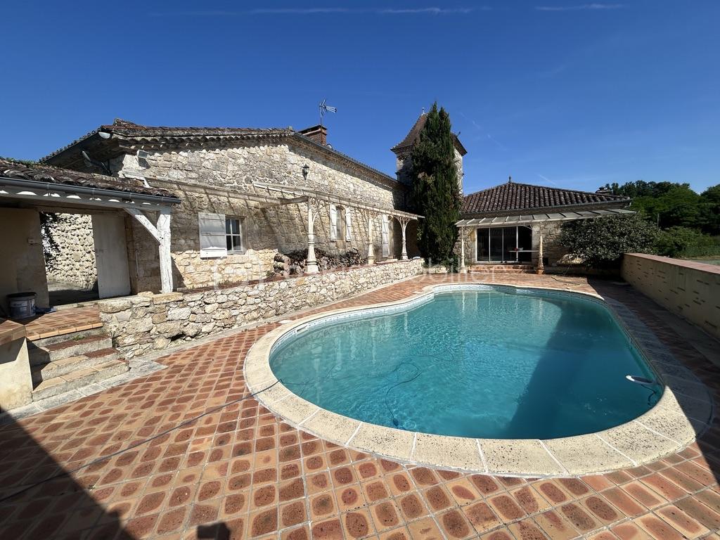 Maison de 332 m² - 609FD8A4-8A9B-4295-B8B8-A52589E3FA5C_1_105_c.jpeg