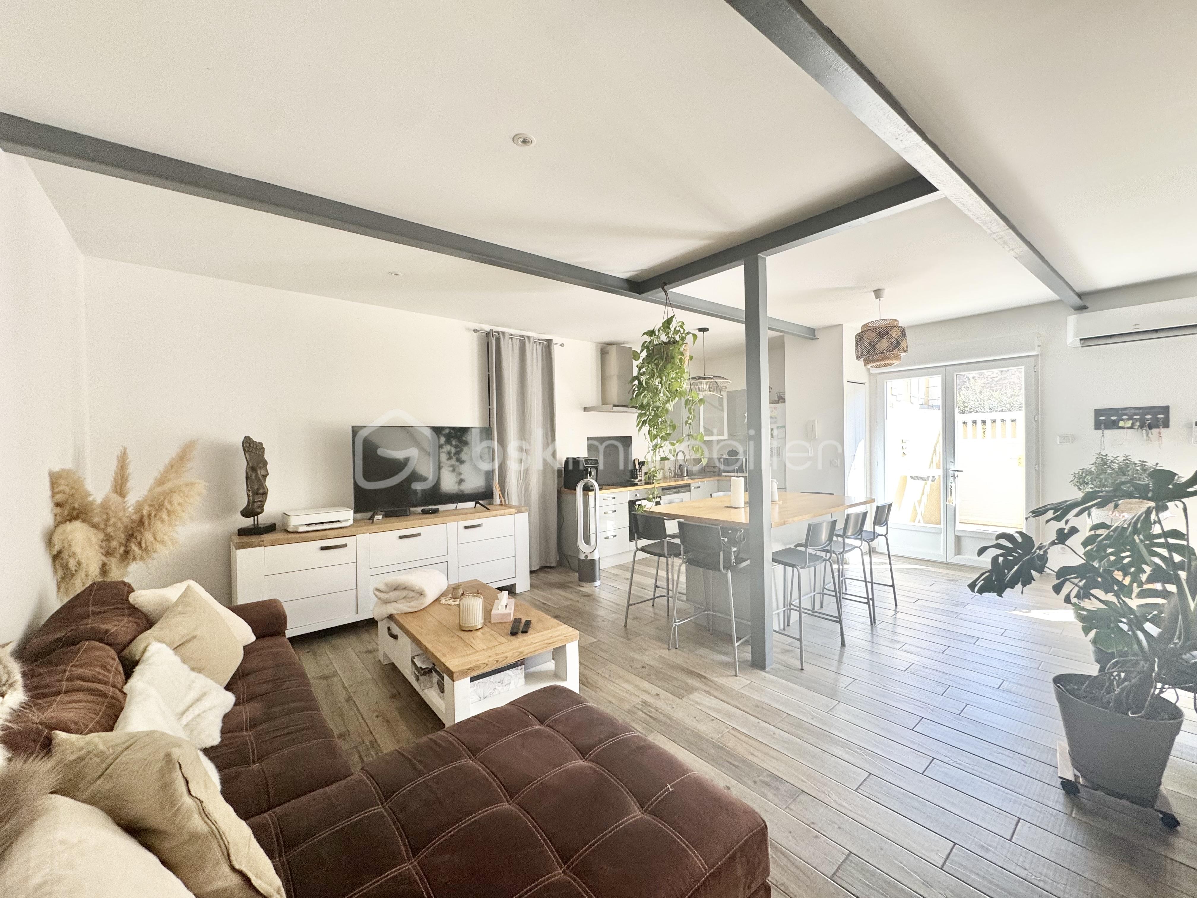 Villa de 92 m² - oL7POe5c5qUR162eSyVyRqHUuztpLwK50evH5dF2 (1).jpg
