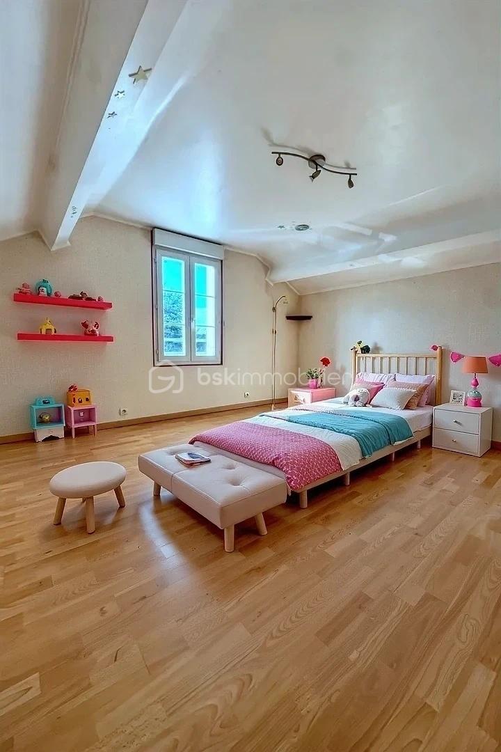 Maison de 140 m² - hoqi-02b20f29cbe94fdda904c7099bf979cb.JPG