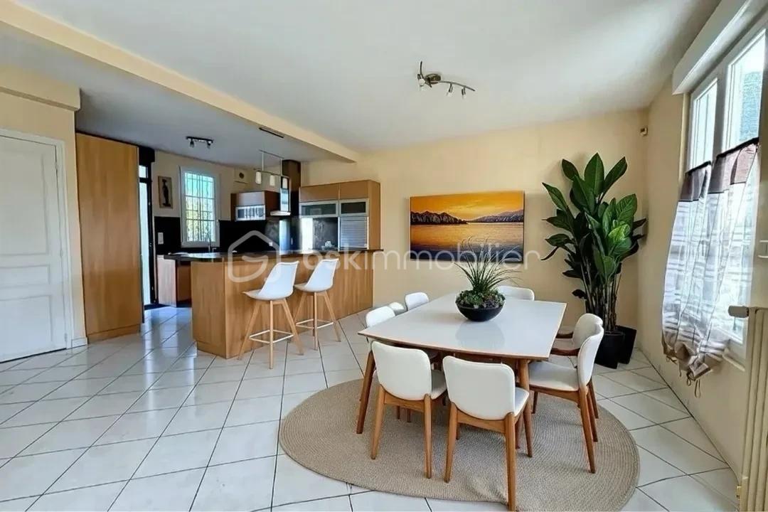 Maison de 140 m² - hoqi-273ec7c7ee2c487c9bd495ce74d5667b.JPG