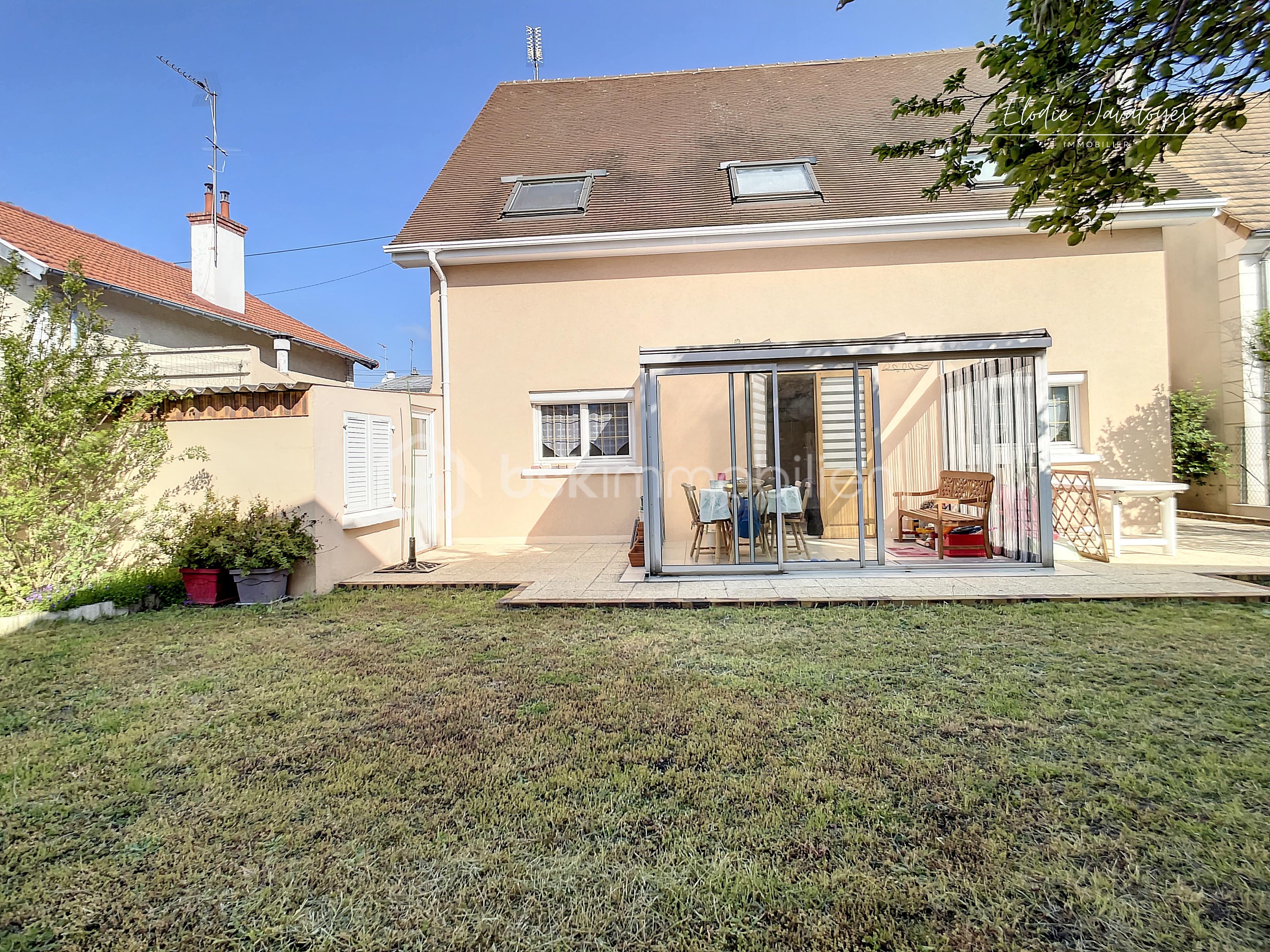Maison de 147 m² - GENESTIER-1683786941_1684309565_09603_74be865.jpg